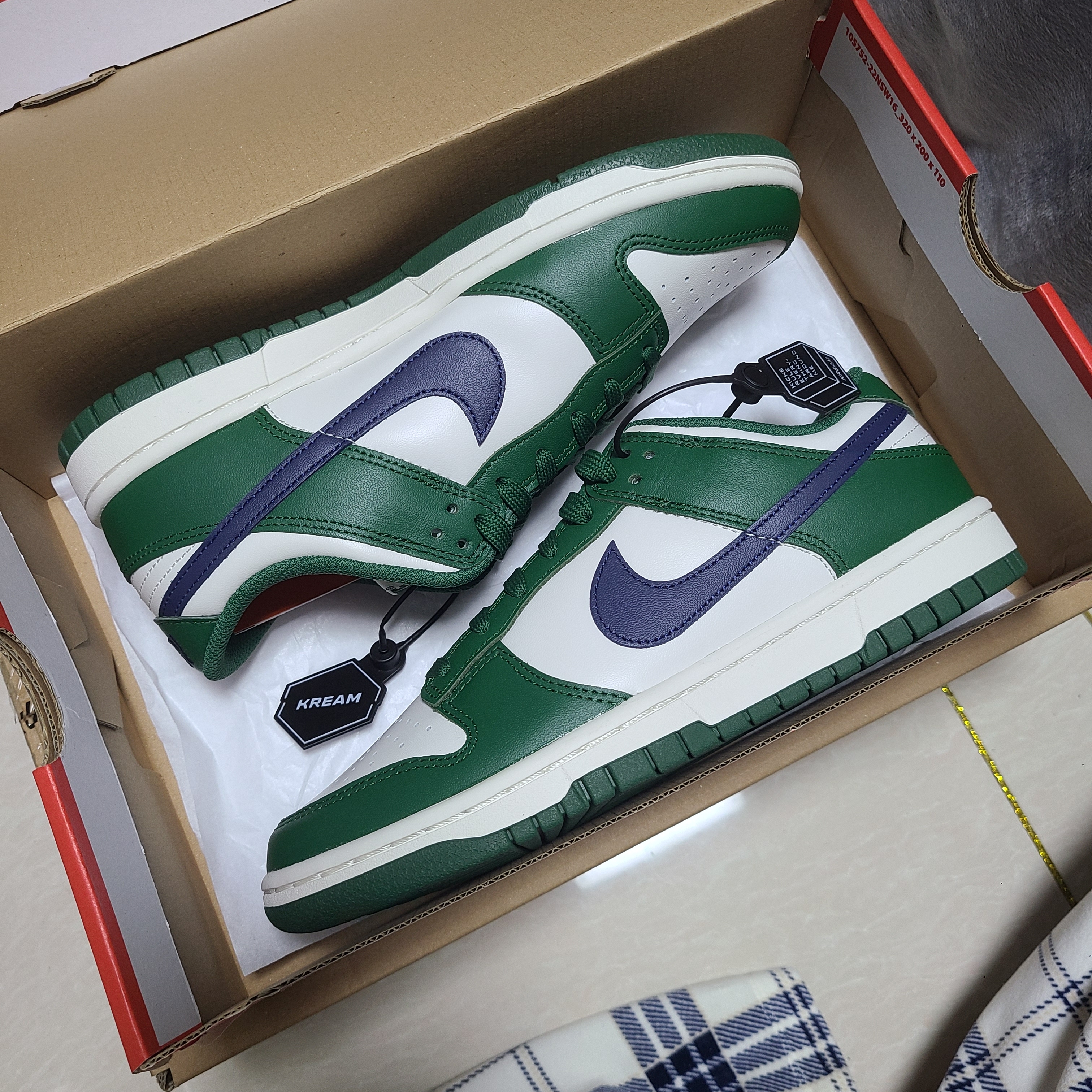 (W) Nike Dunk Low Gorge Green 착용 스타일 - 2