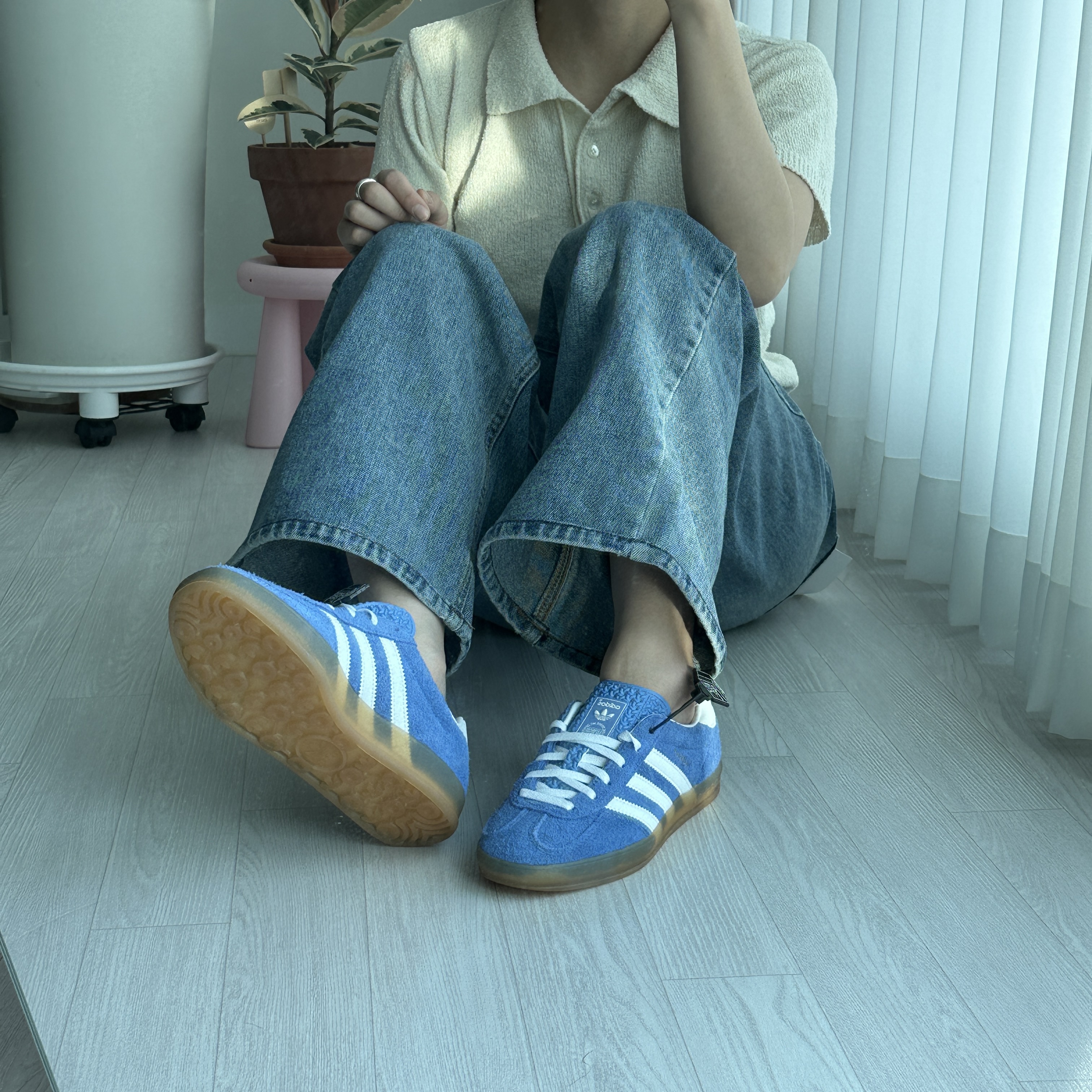 (W) Adidas Gazelle Indoor Blue Fusion Cloud White 착용 스타일 - 1