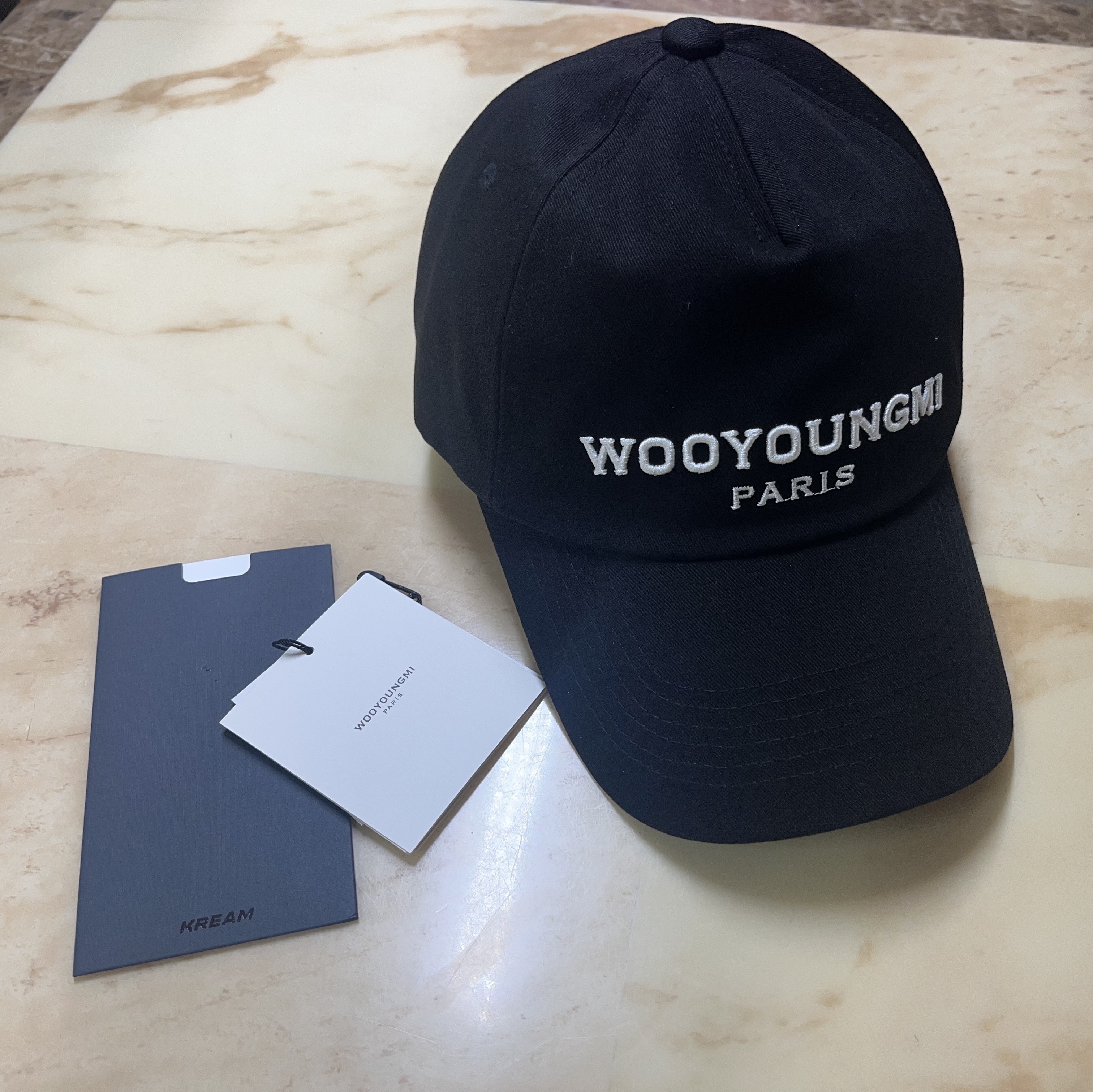 Wooyoungmi Embroidered Ball Cap Black - 23SS 착용 스타일 - 1