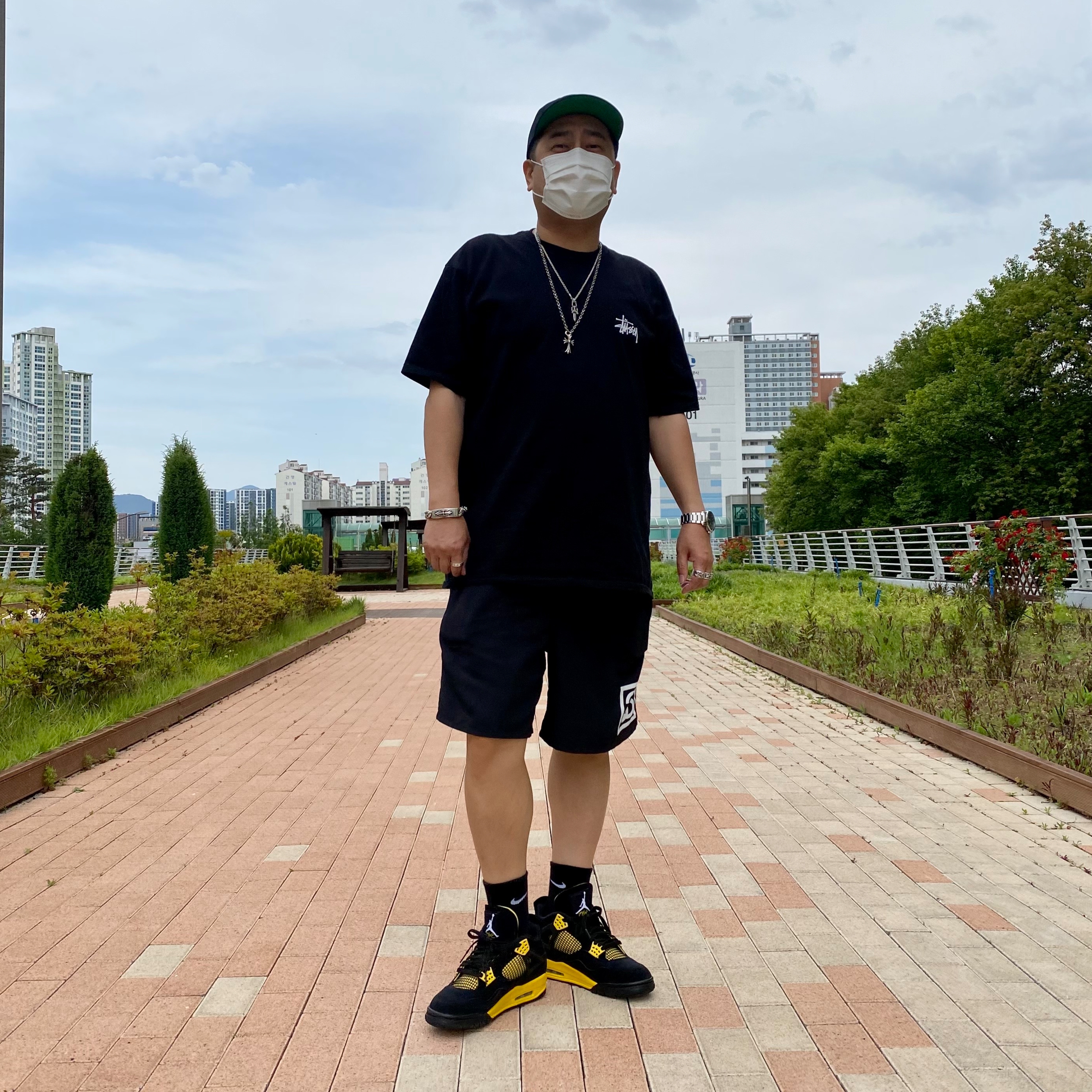 Stussy Melted T-Shirt Black, Jordan 4 Retro Thunder 2023 착용 스타일 - 2