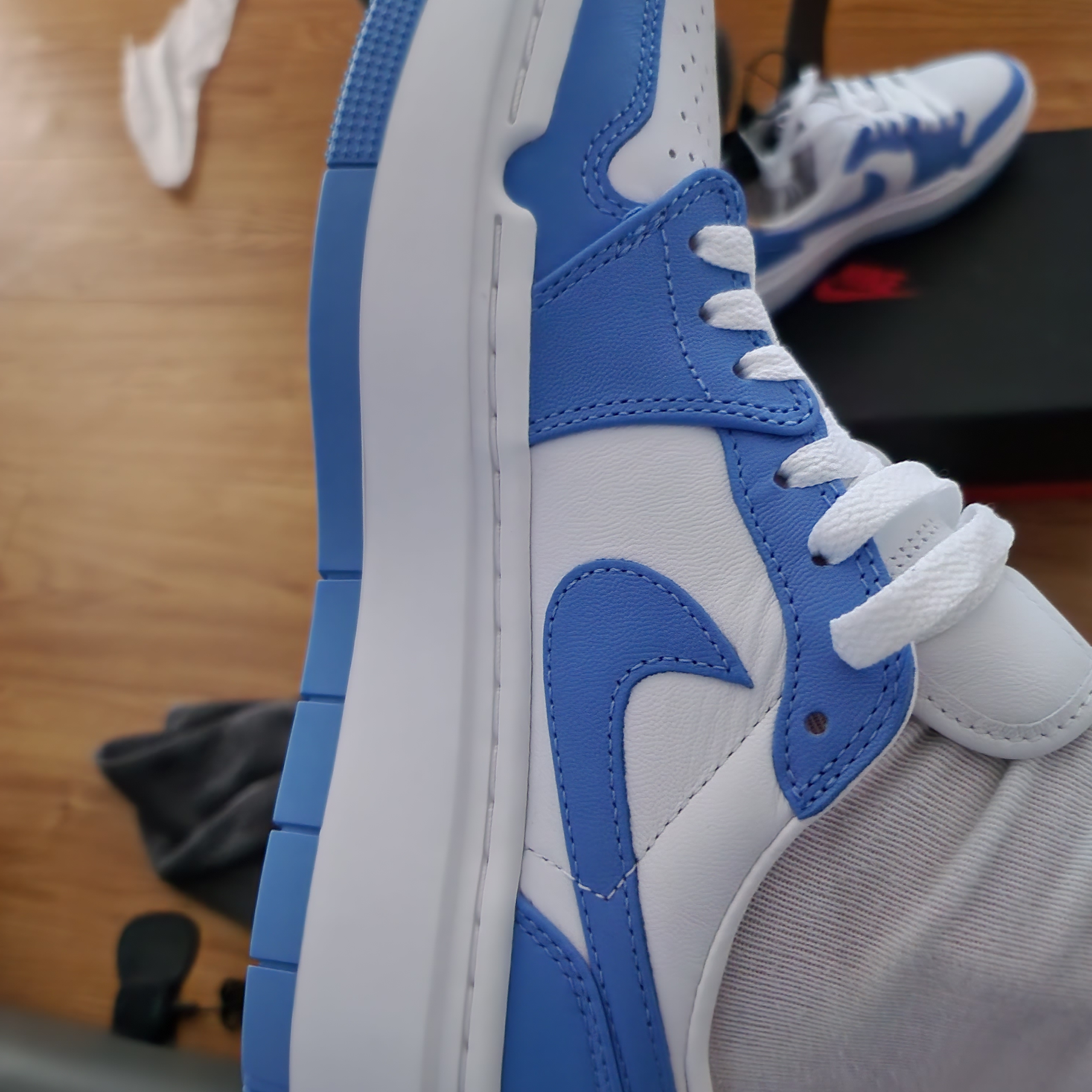 (W) Jordan 1 Elevate Low SE University Blue 착용 스타일 - 2