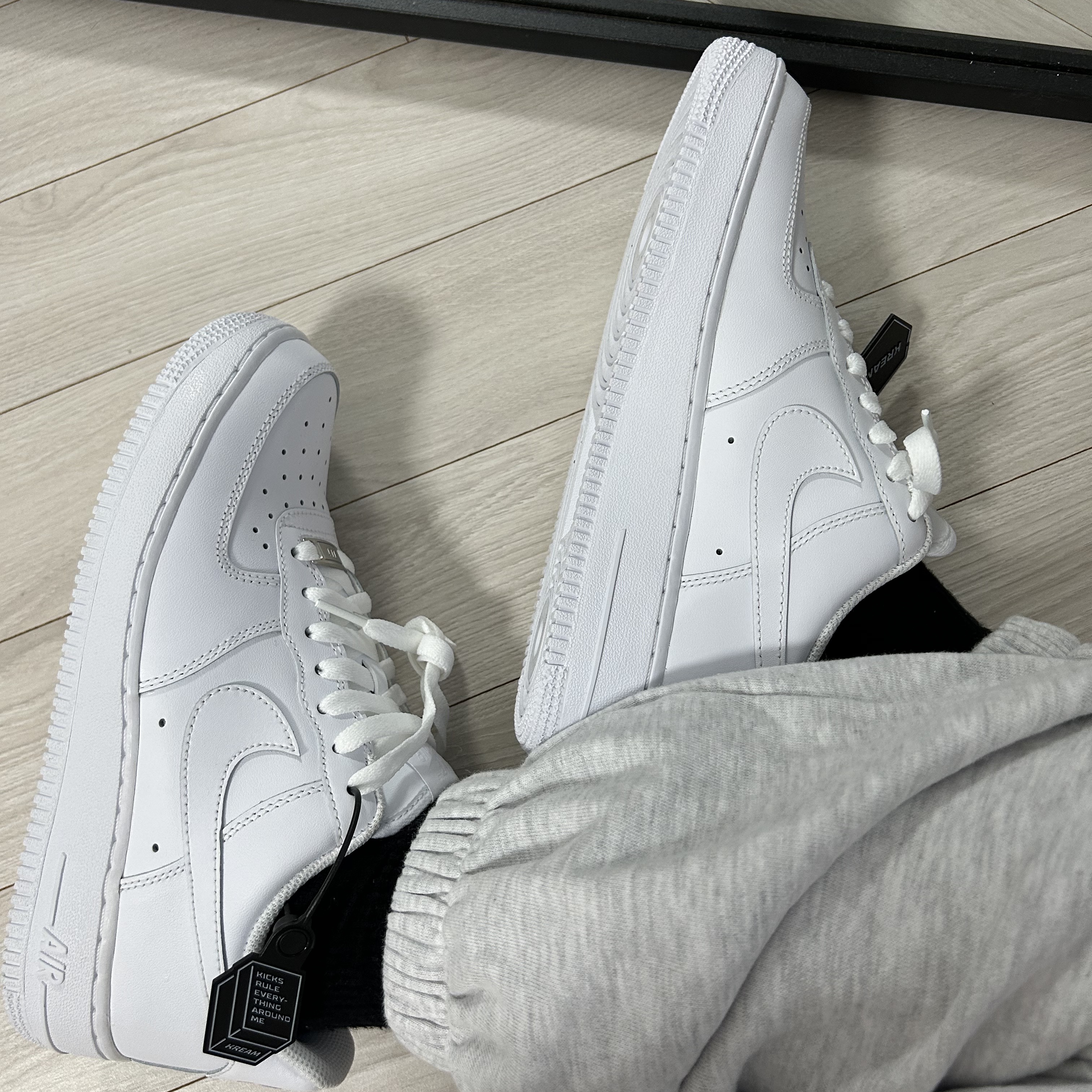 Nike Air Force 1 '07 Low White 착용 스타일 - 2