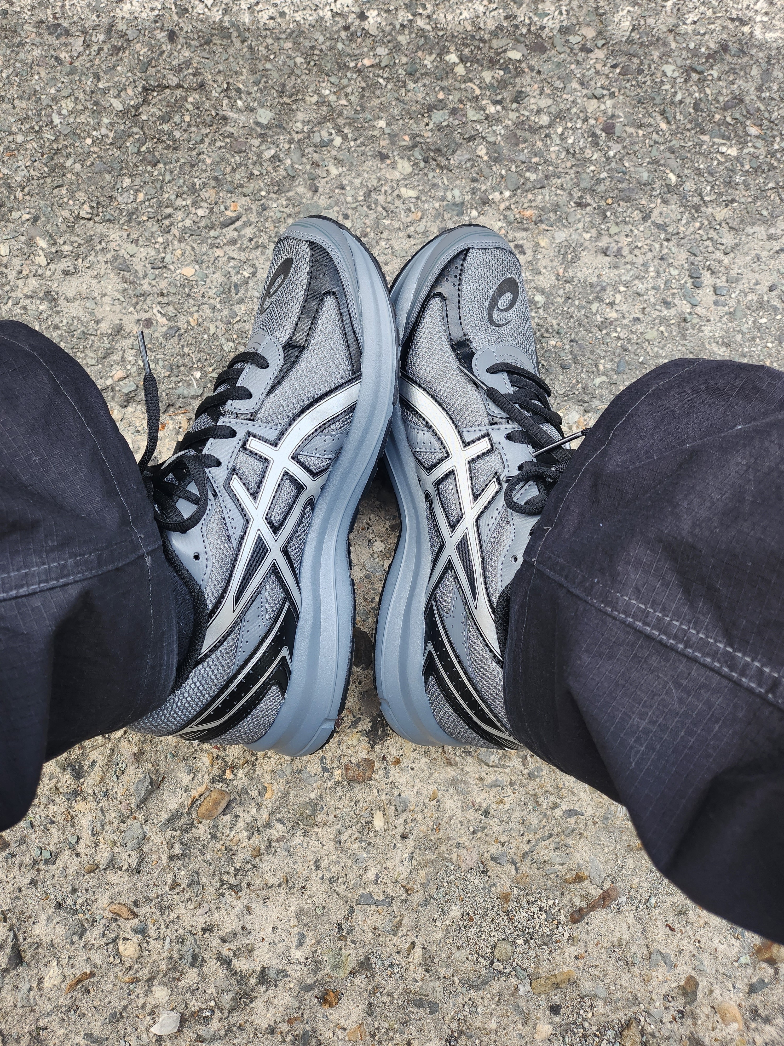 Asics Jog 100 S Steel Grey - 2E Wide, Nike SB Kearny Skate Cargo Pants Black White - Asia 착용 스타일 - 4