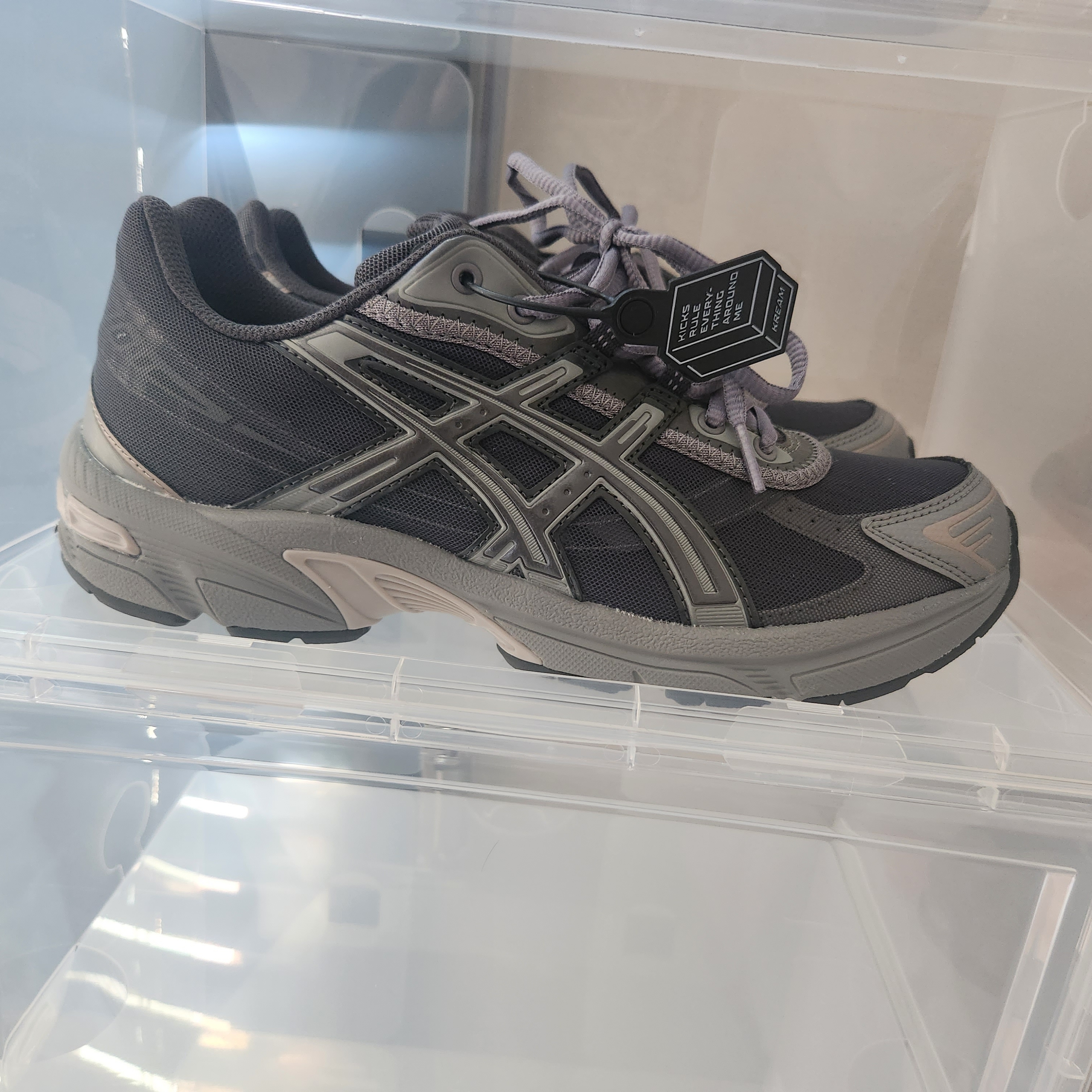 Asics Gel-1130 RE Obsidian Grey 착용 스타일