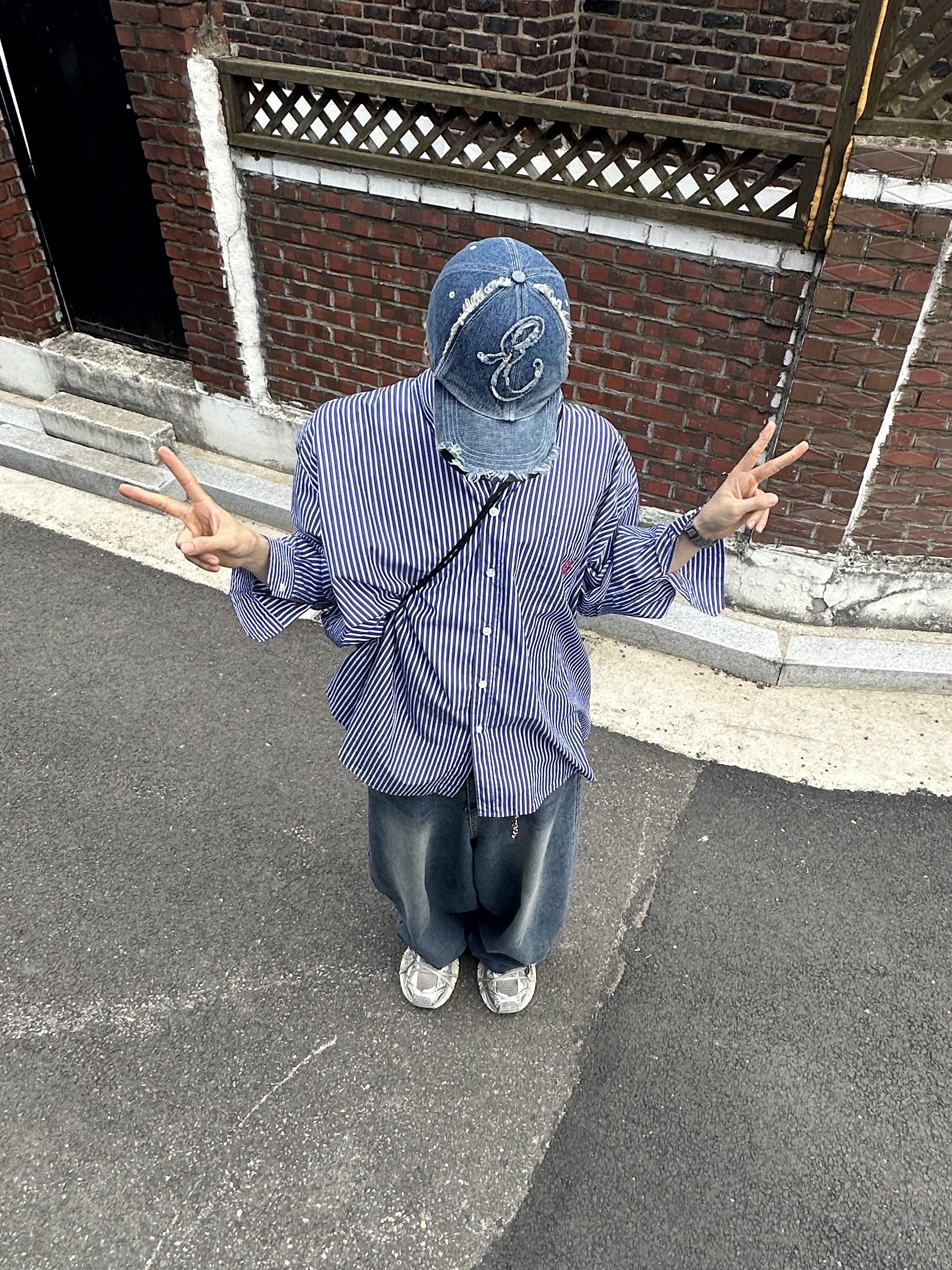 Stussy x Our Legacy Borrowed BD Shirt Beige Blue Textured Stripe, Balenciaga 3XL Sneakers Light Beige 착용 스타일 - 3
