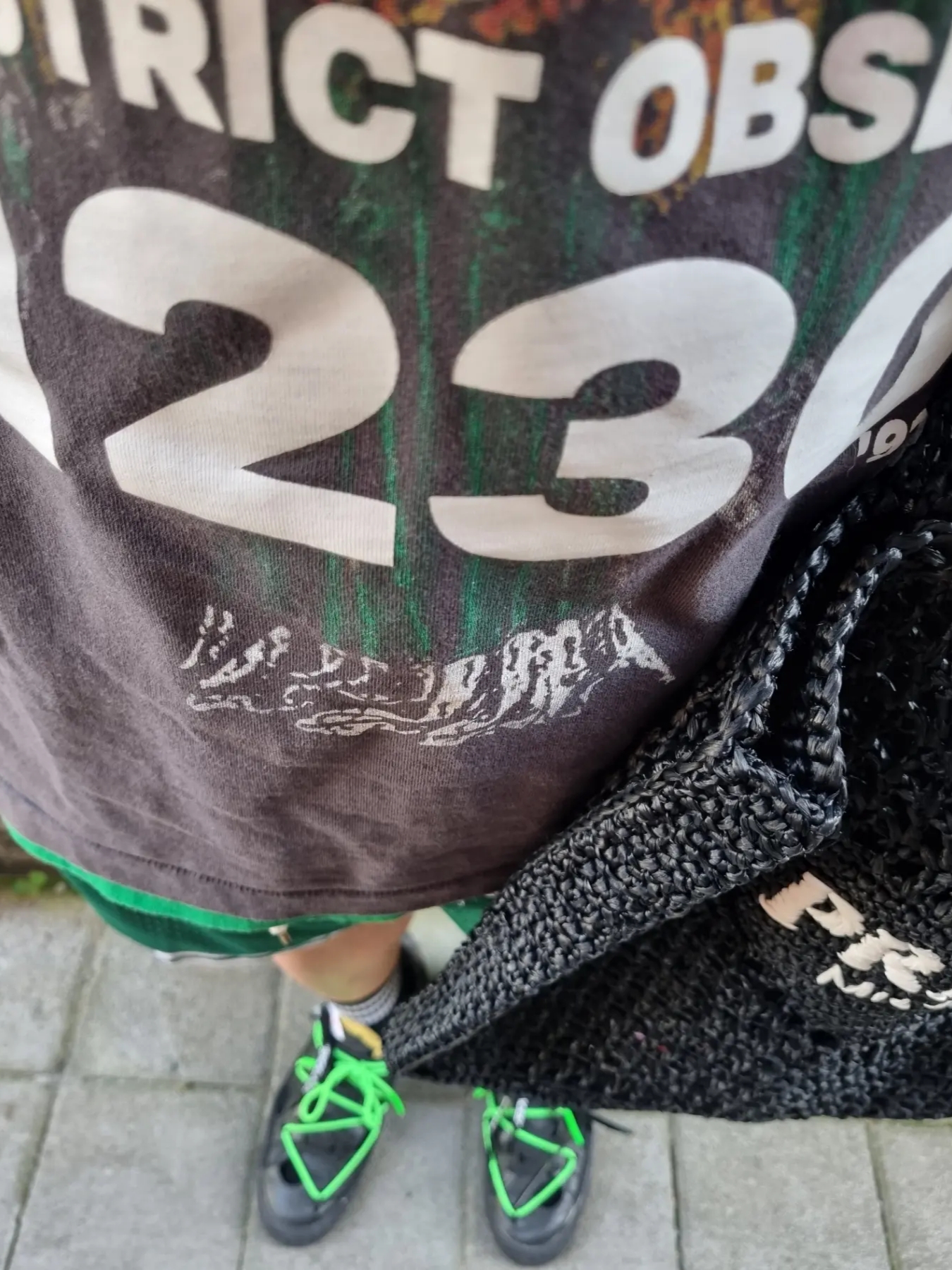 Nike x Off-White Blazer Low '77 Black and Electro Green 착용 스타일 - 3