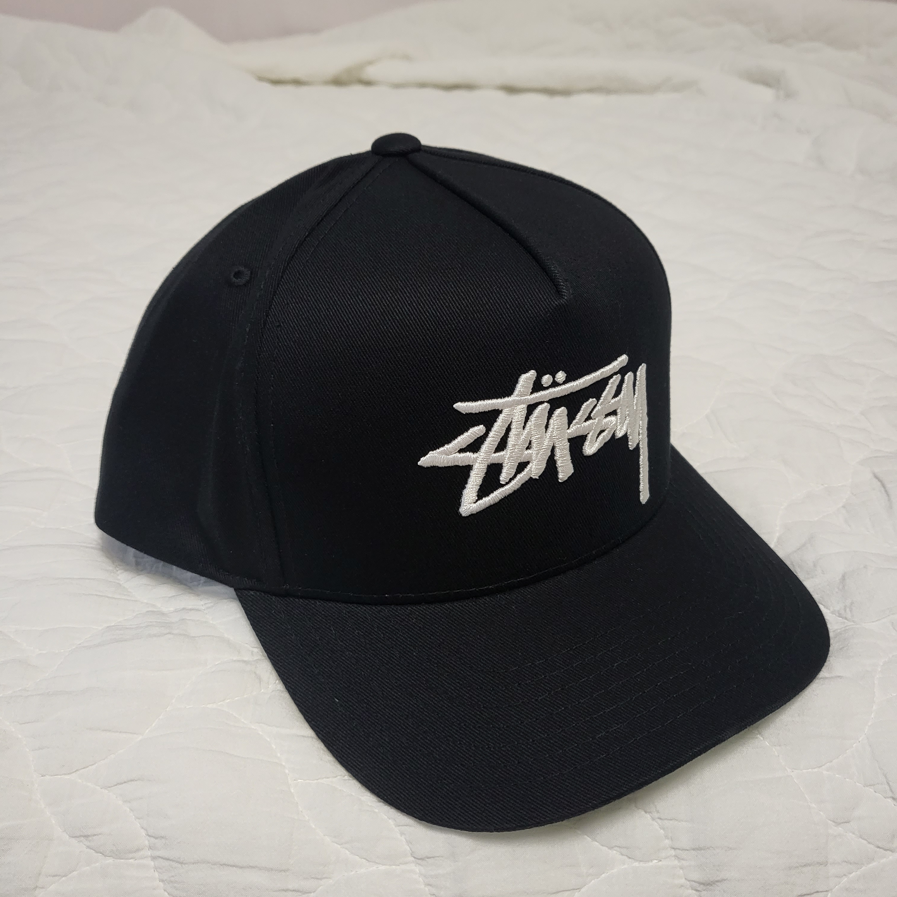 Stussy Big Stock Point Crown Cap Black 착용 스타일 - 1