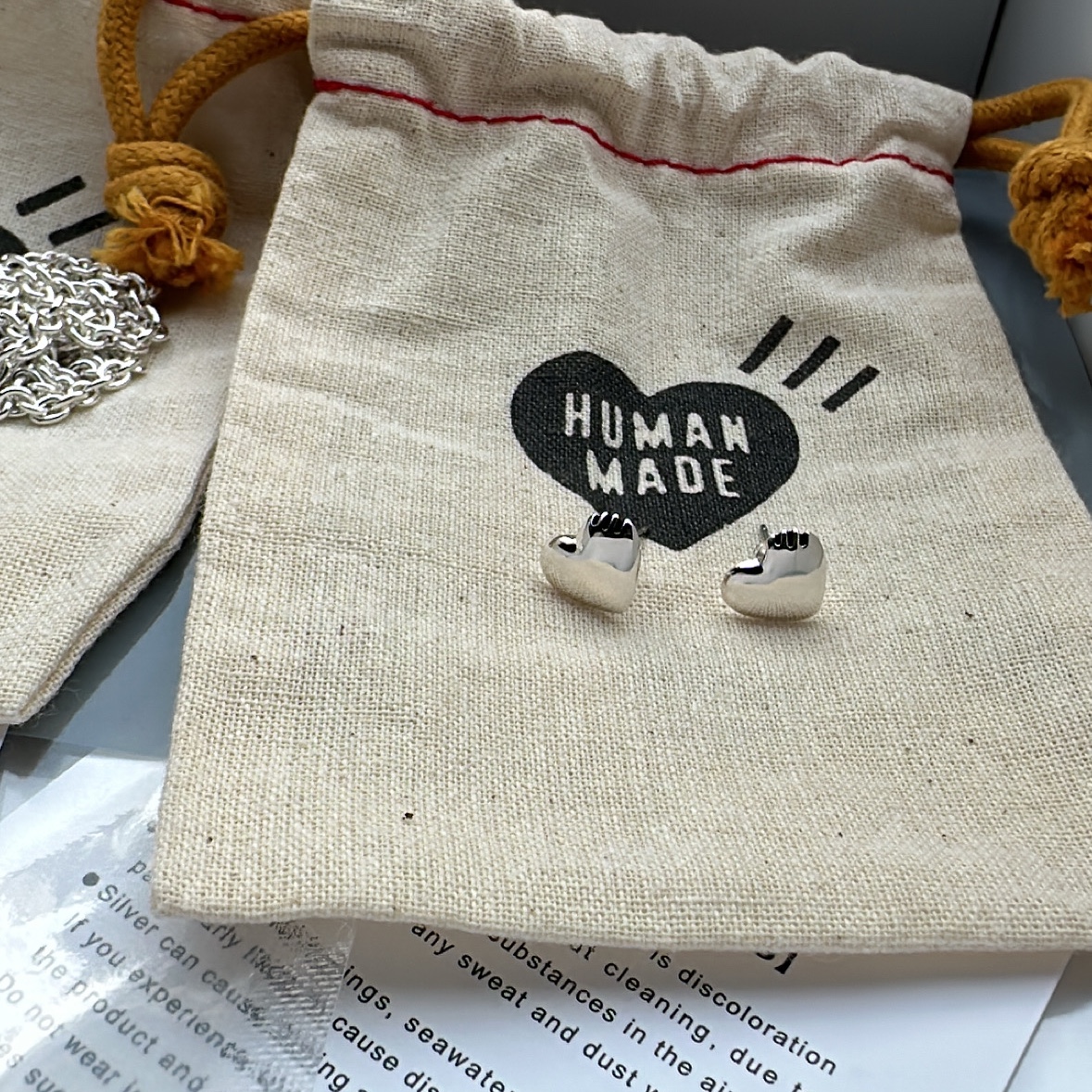 Human Made Heart Silver Ring Silver, Human Made Heart Silver Necklace Silver 착용 스타일 - 4
