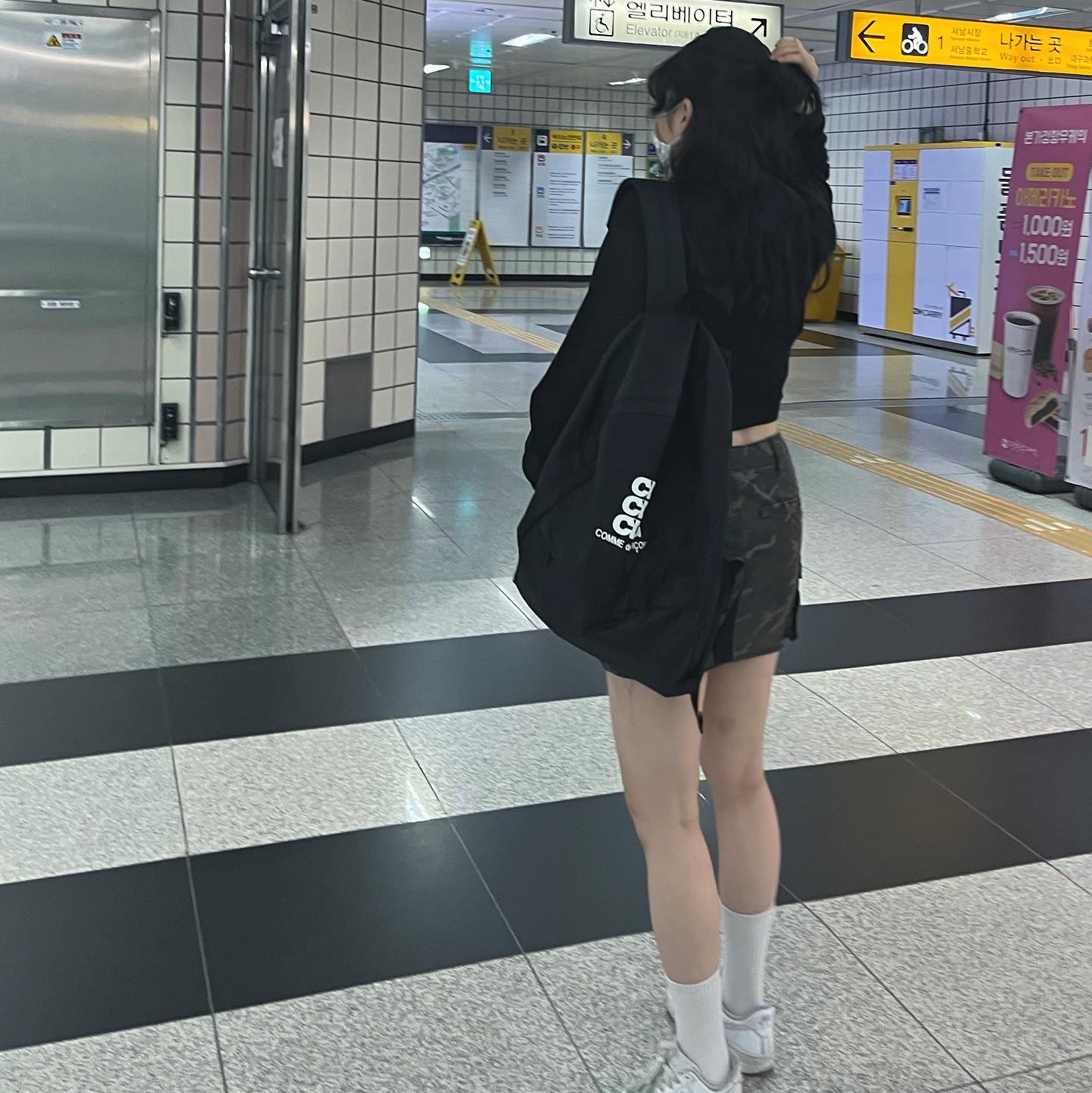 CDG Backpack Black, (W) Nike Air Force 1 '07 Low White 착용 스타일 - 2