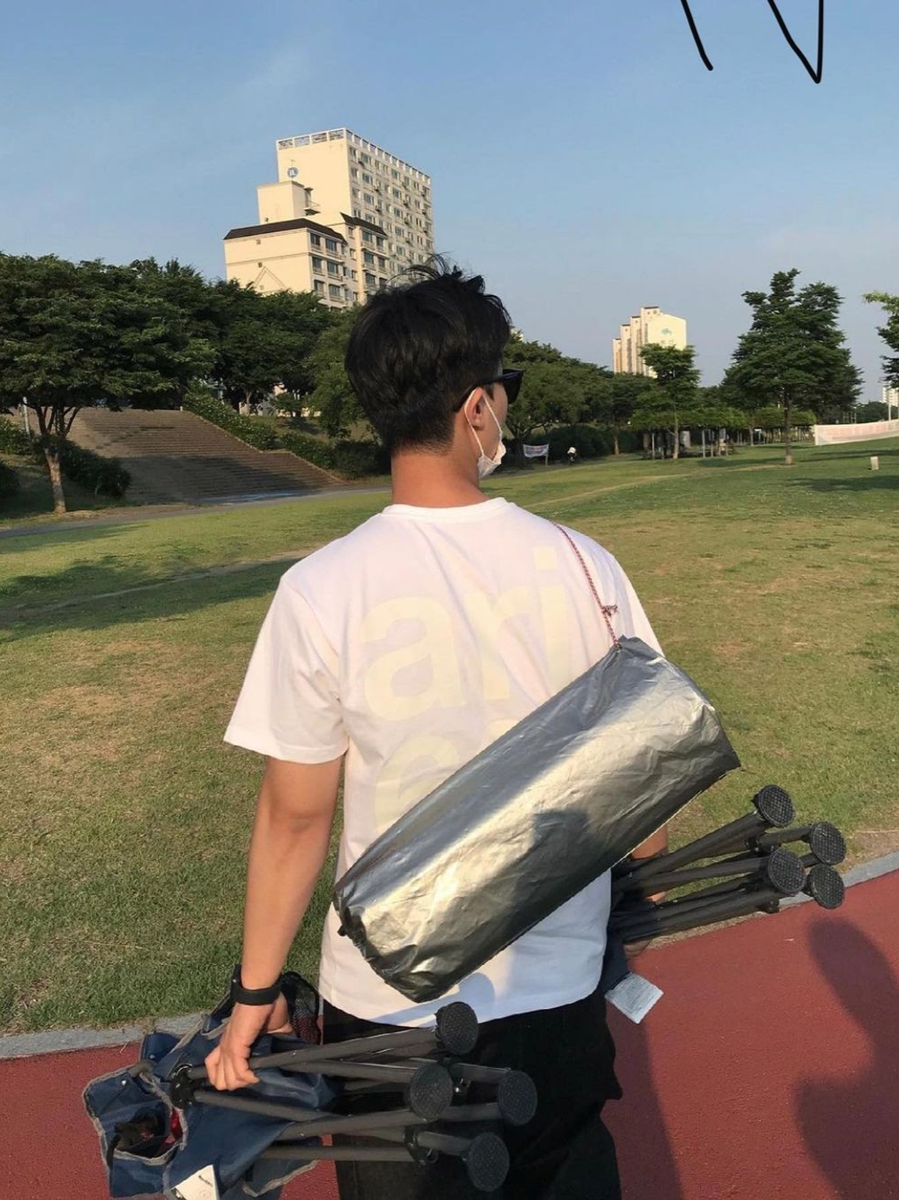 [예약 배송][KREAM 단독] Safarispot Basic Safari T-Shirt White 착용 스타일
