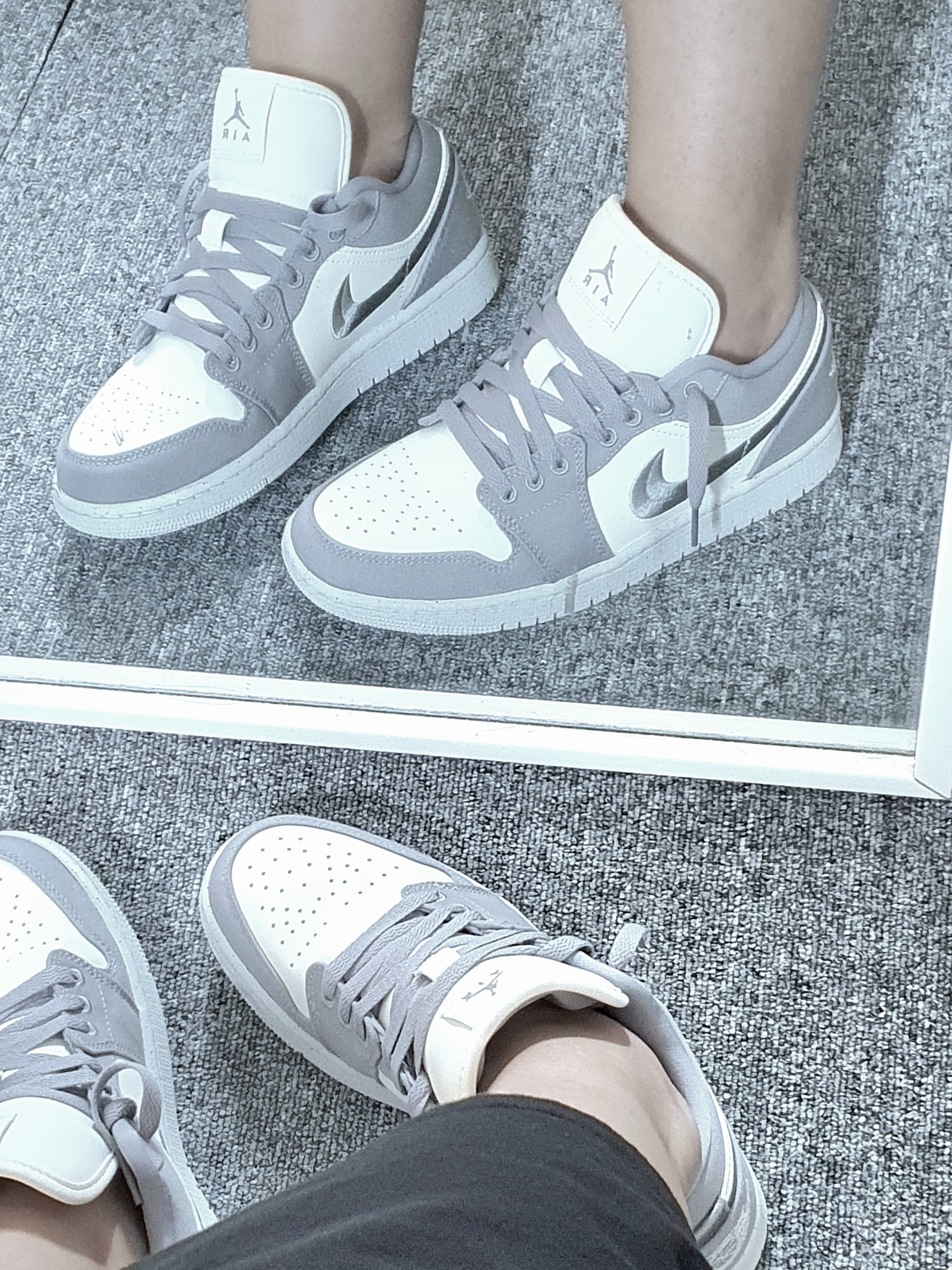 (W) Jordan 1 Low SE Light Steel Grey 착용 스타일
