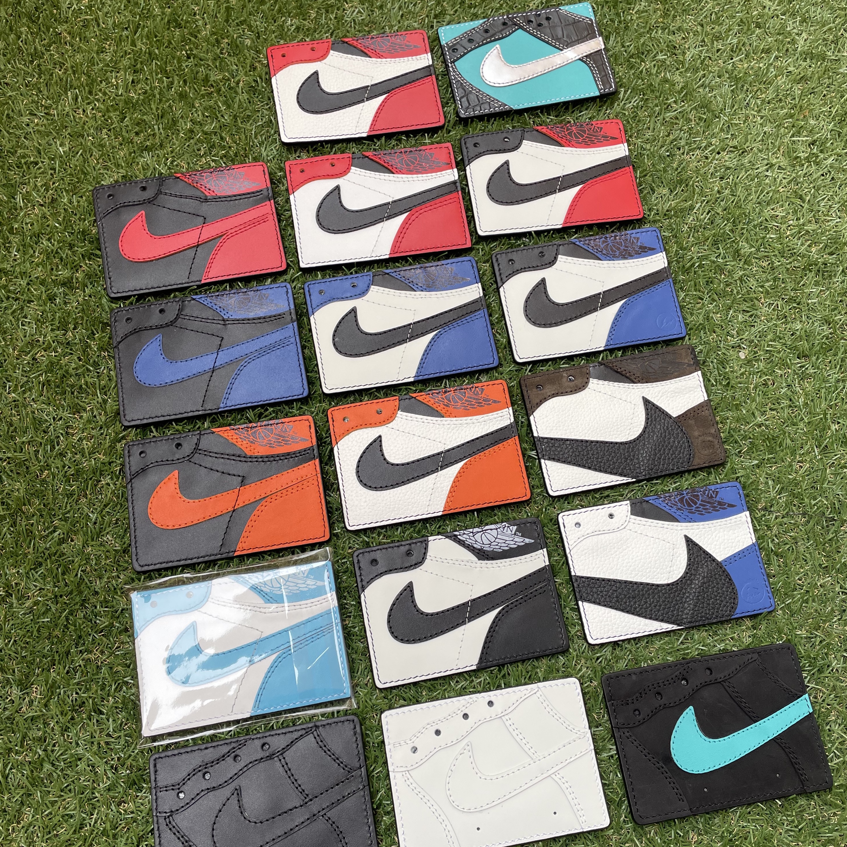 Jordan 1 x Travis Scott x Fragment Retro High OG SP Military Blue, Jordan 1 x Travis Scott Retro High OG SP Mocha 착용 스타일 - 2