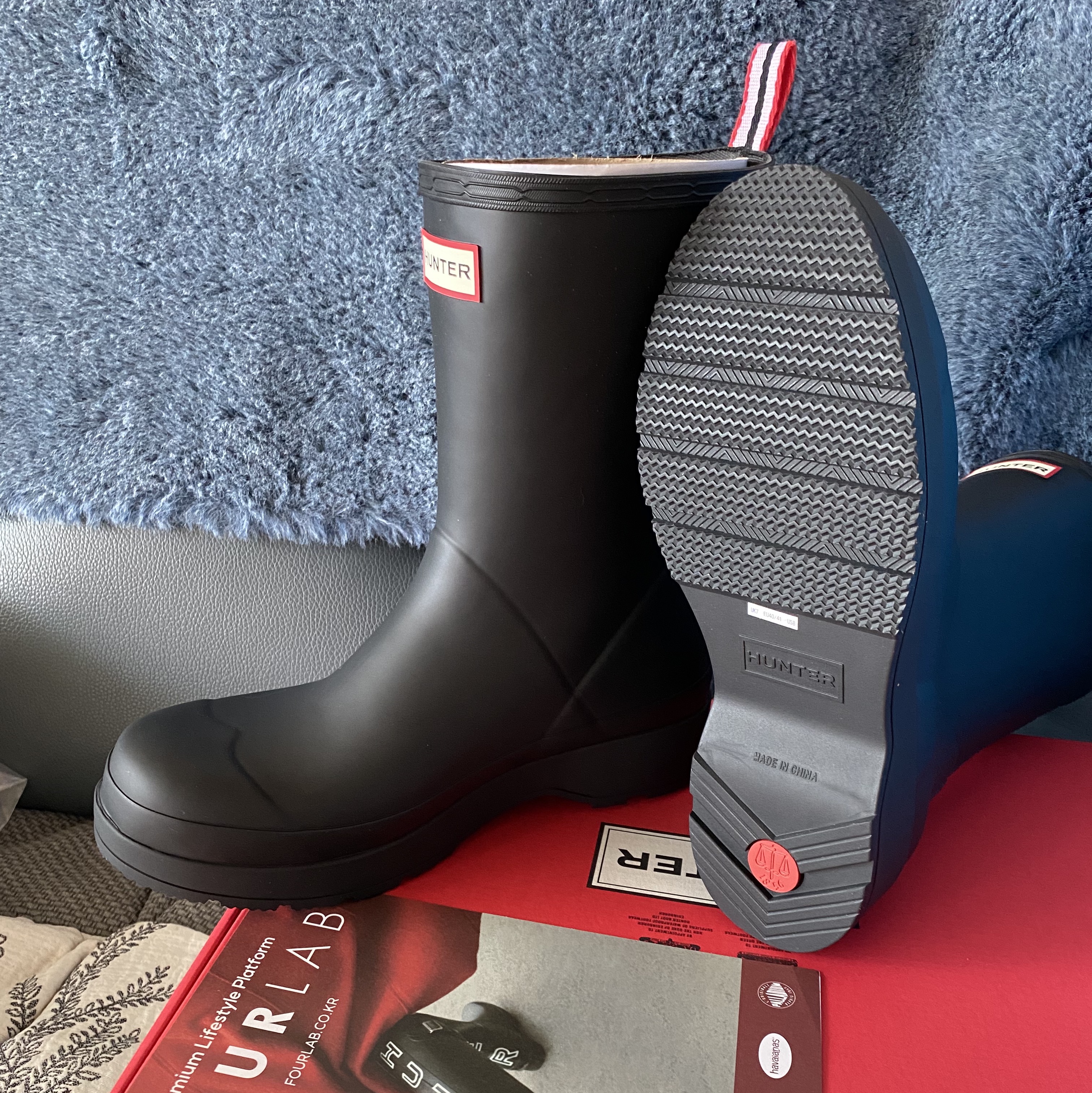 Hunter Original Play Mid Rainboots Black 착용 스타일 - 2