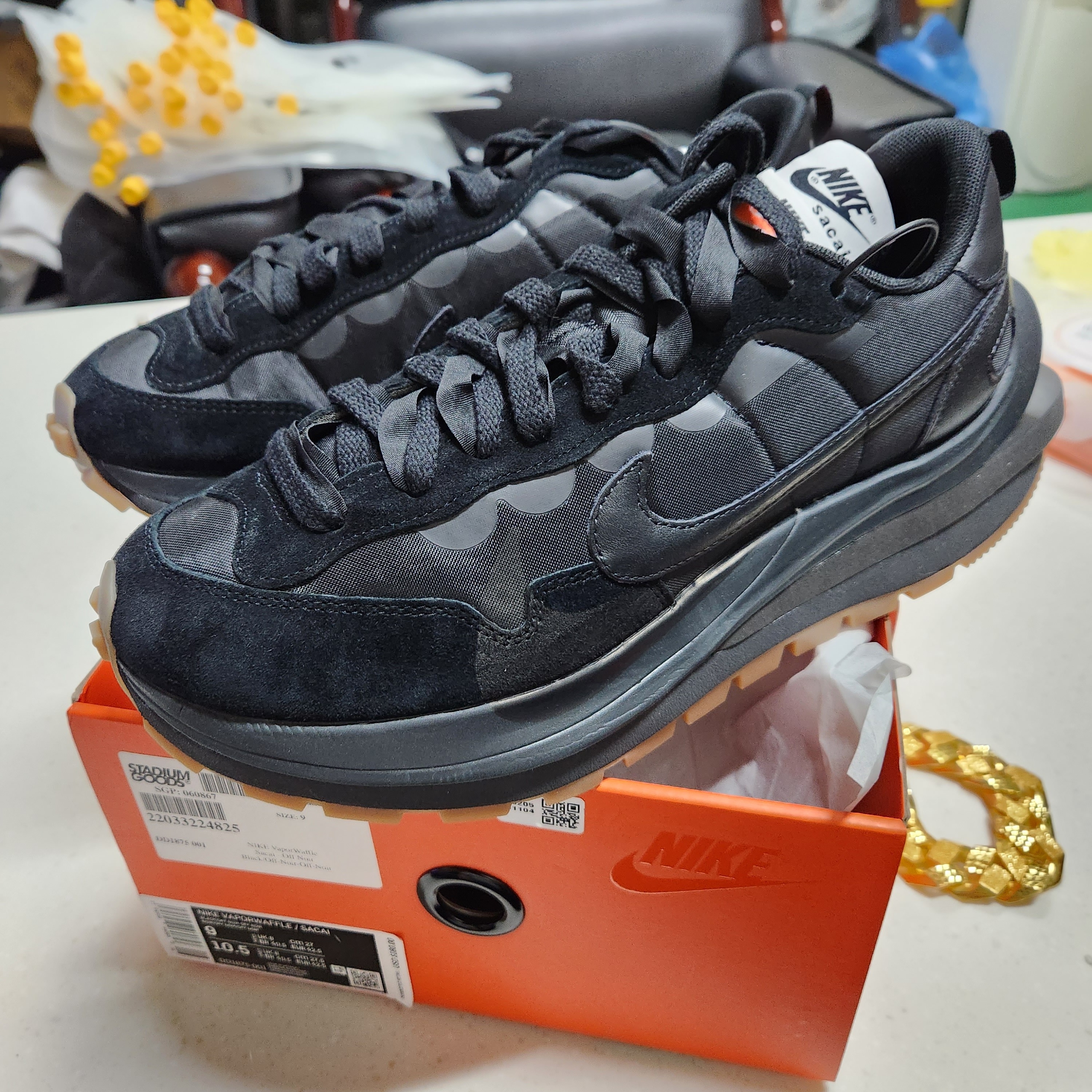 Nike x Sacai VaporWaffle Black and Gum 착용 스타일