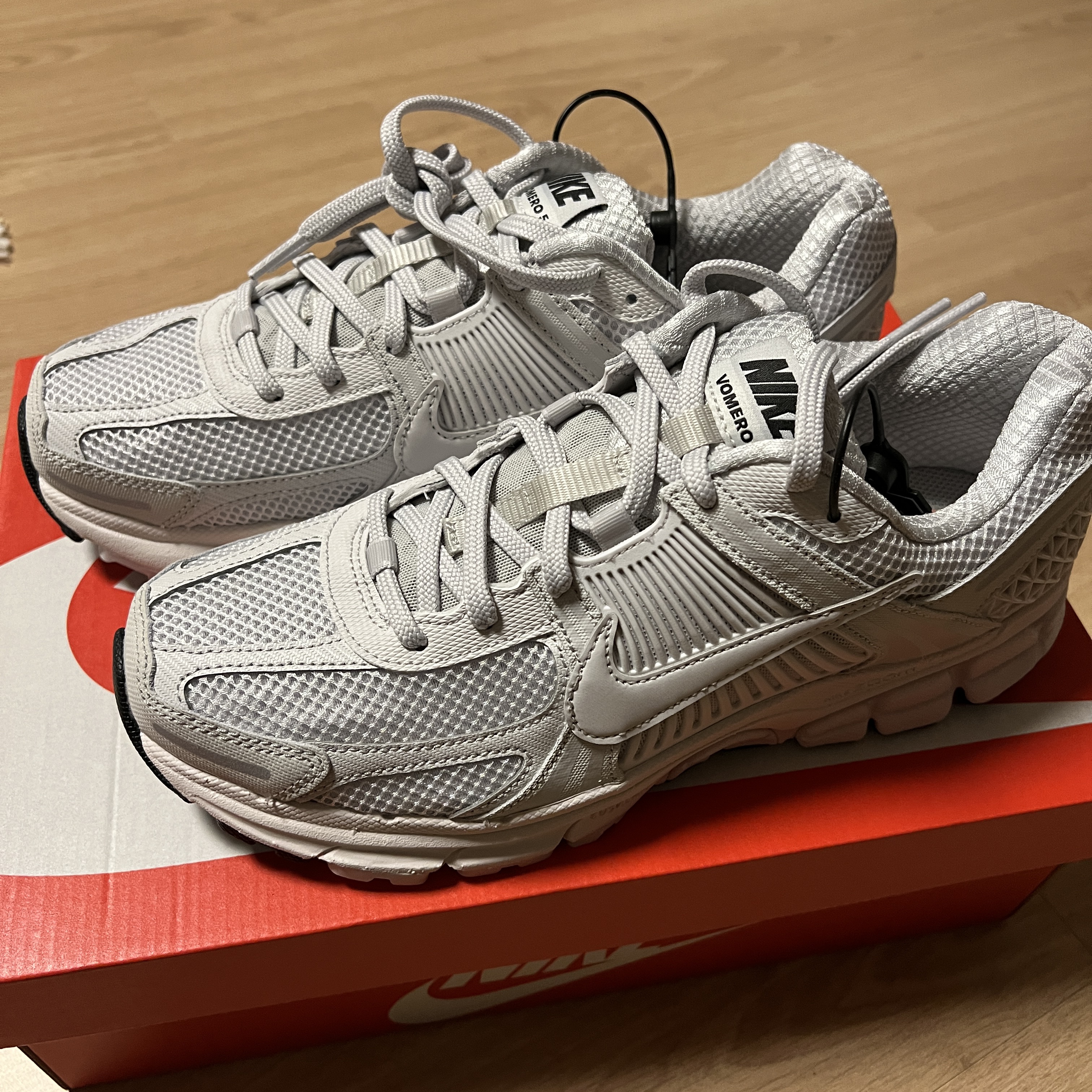 Nike Zoom Vomero 5 SP Vast Grey 2023 착용 스타일