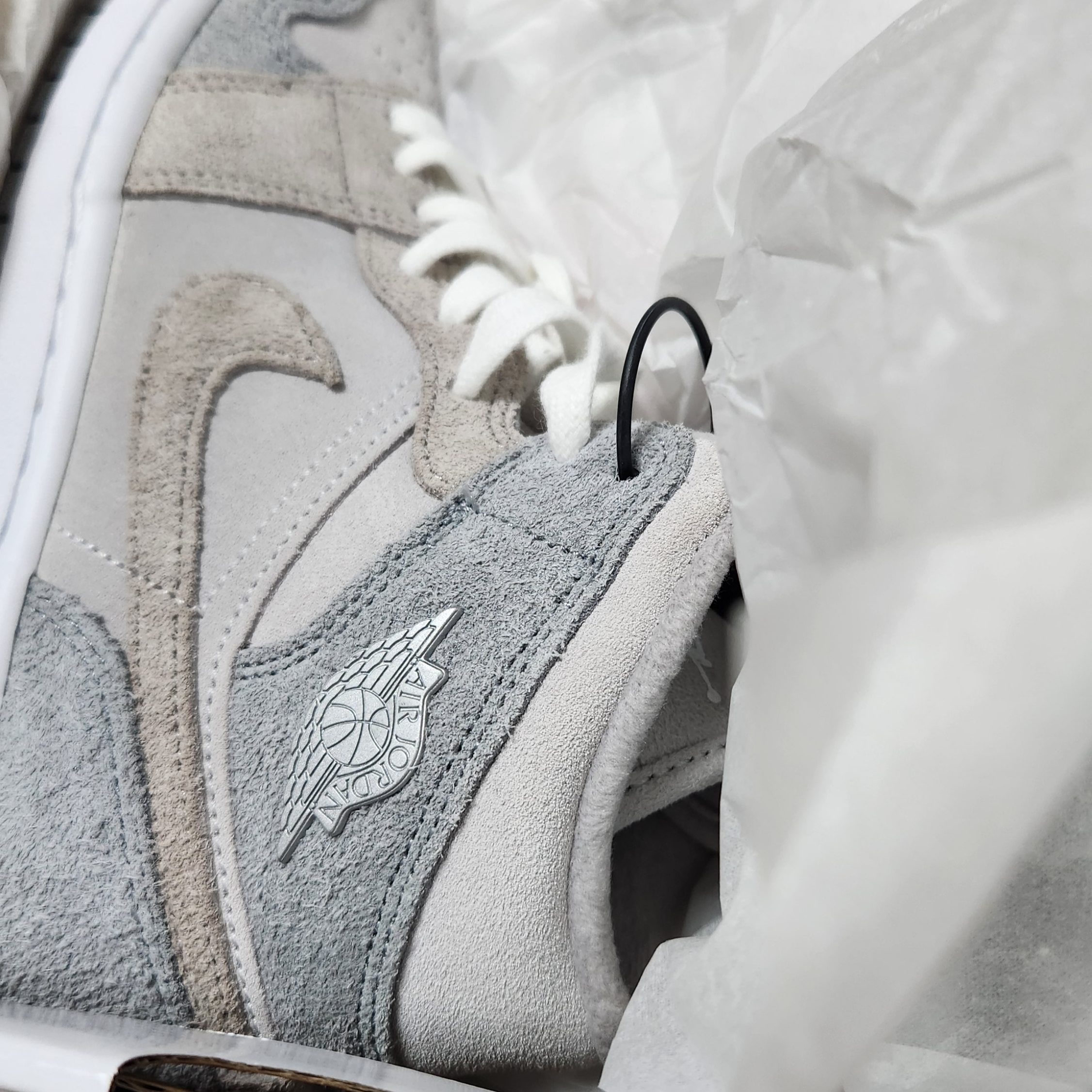 (W) Jordan 1 Mid SE Particle Grey 착용 스타일 - 2