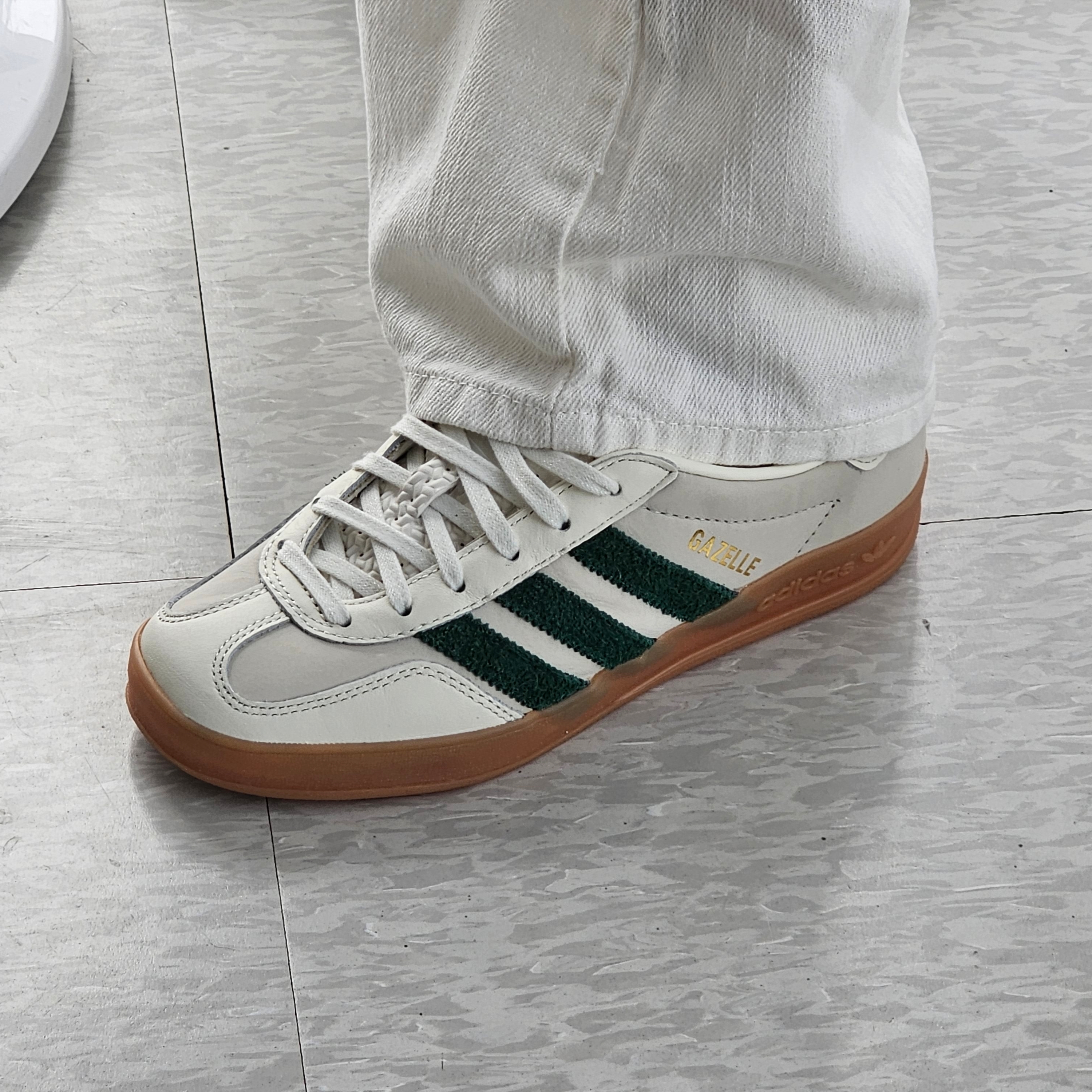 Adidas x Emmi Gazelle Indoor Off White Dark Green 착용 스타일