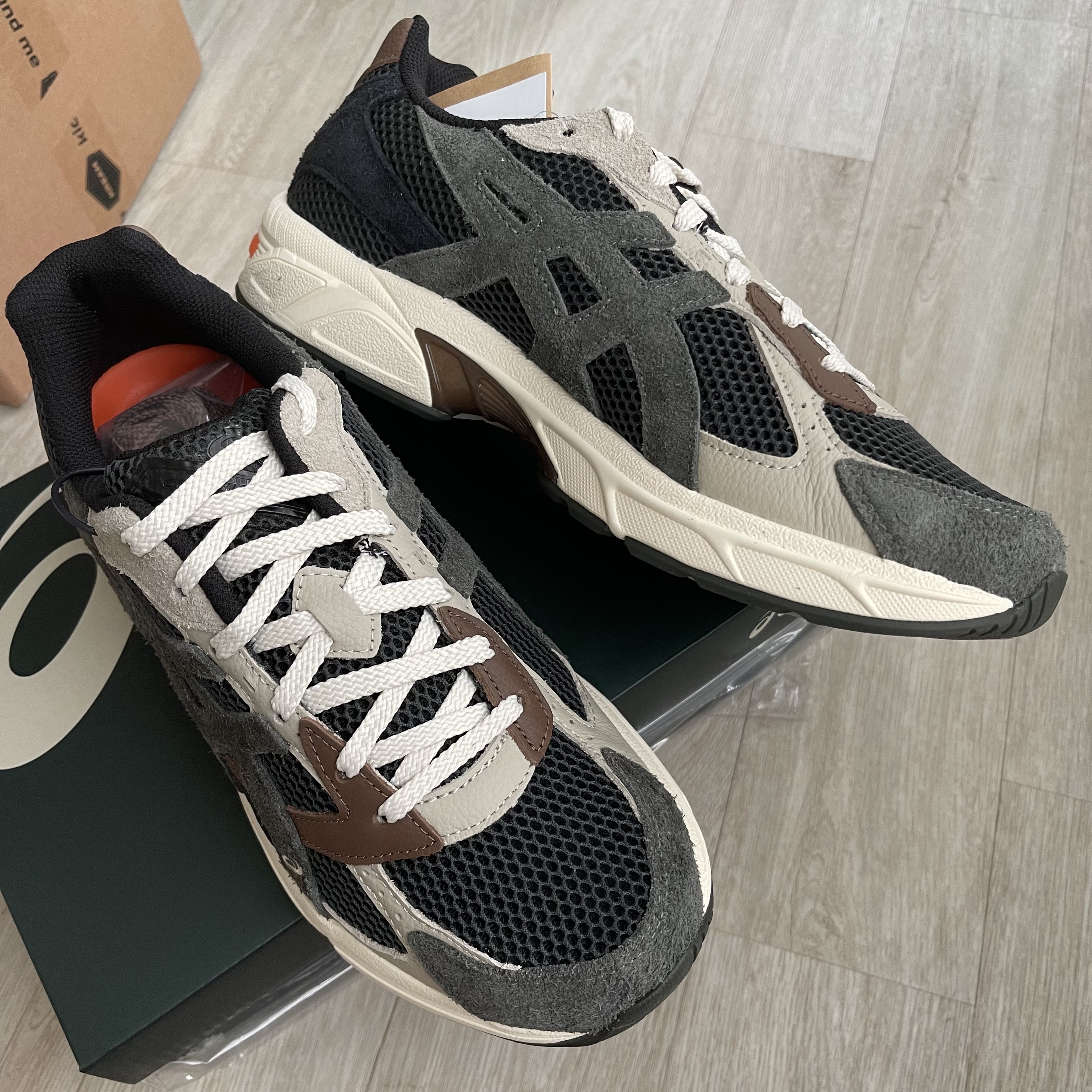 Asics x Hal Studios Gel-1130 MK-II Forest 착용 스타일 - 4