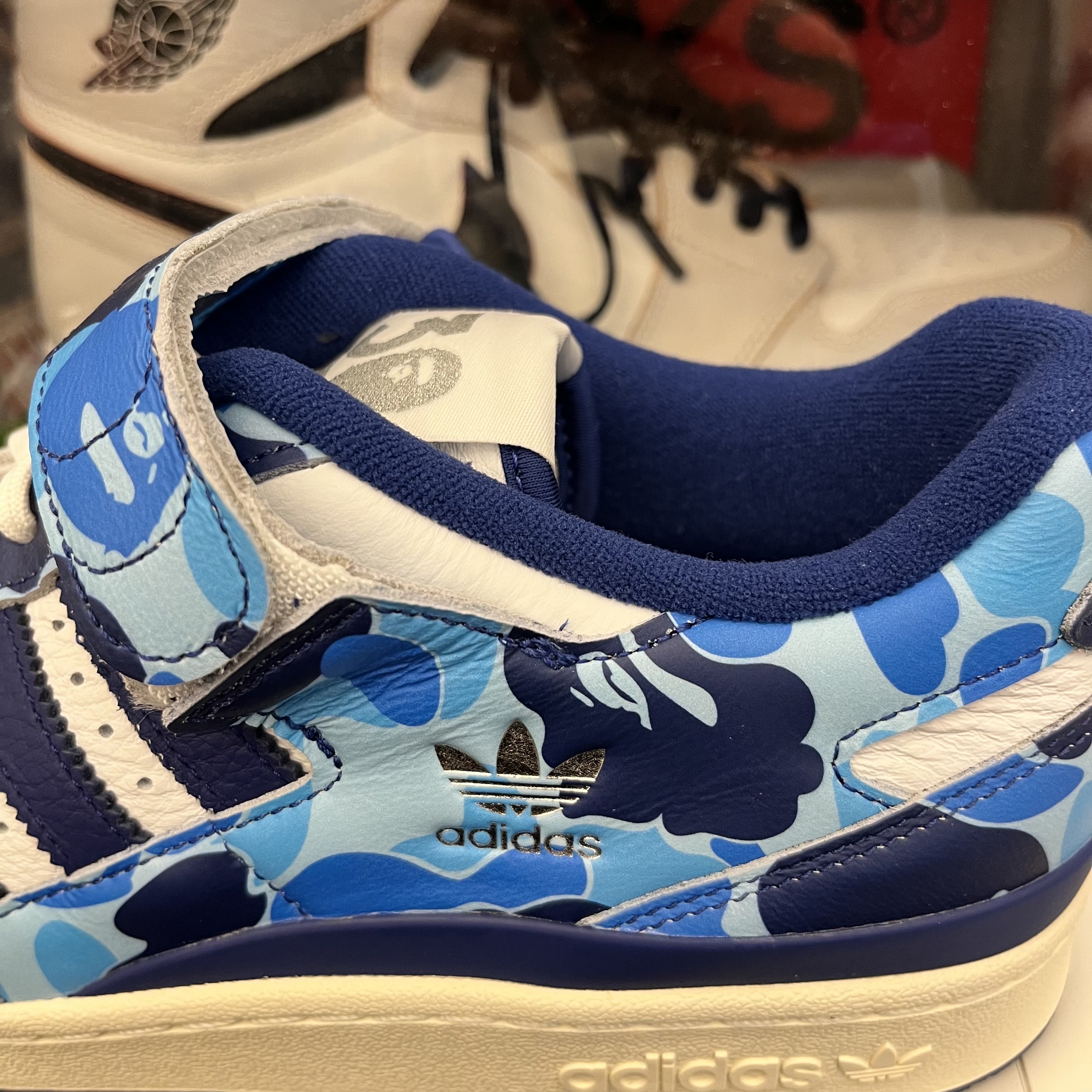 Adidas x BAPE Forum 84 Low Blue Camo 착용 스타일 - 2