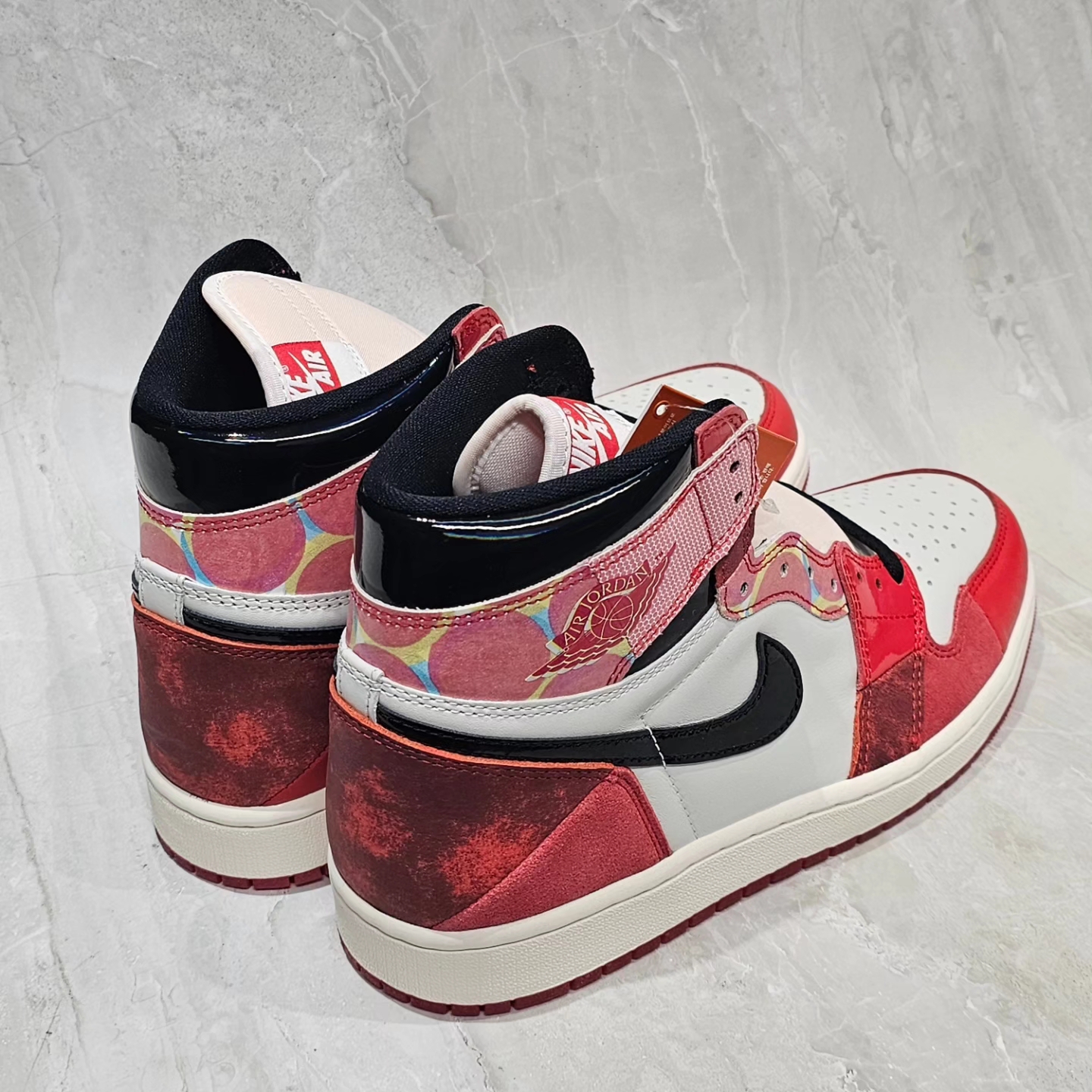 Jordan 1 Retro High Spider-Man Next Chapter 착용 스타일 - 2