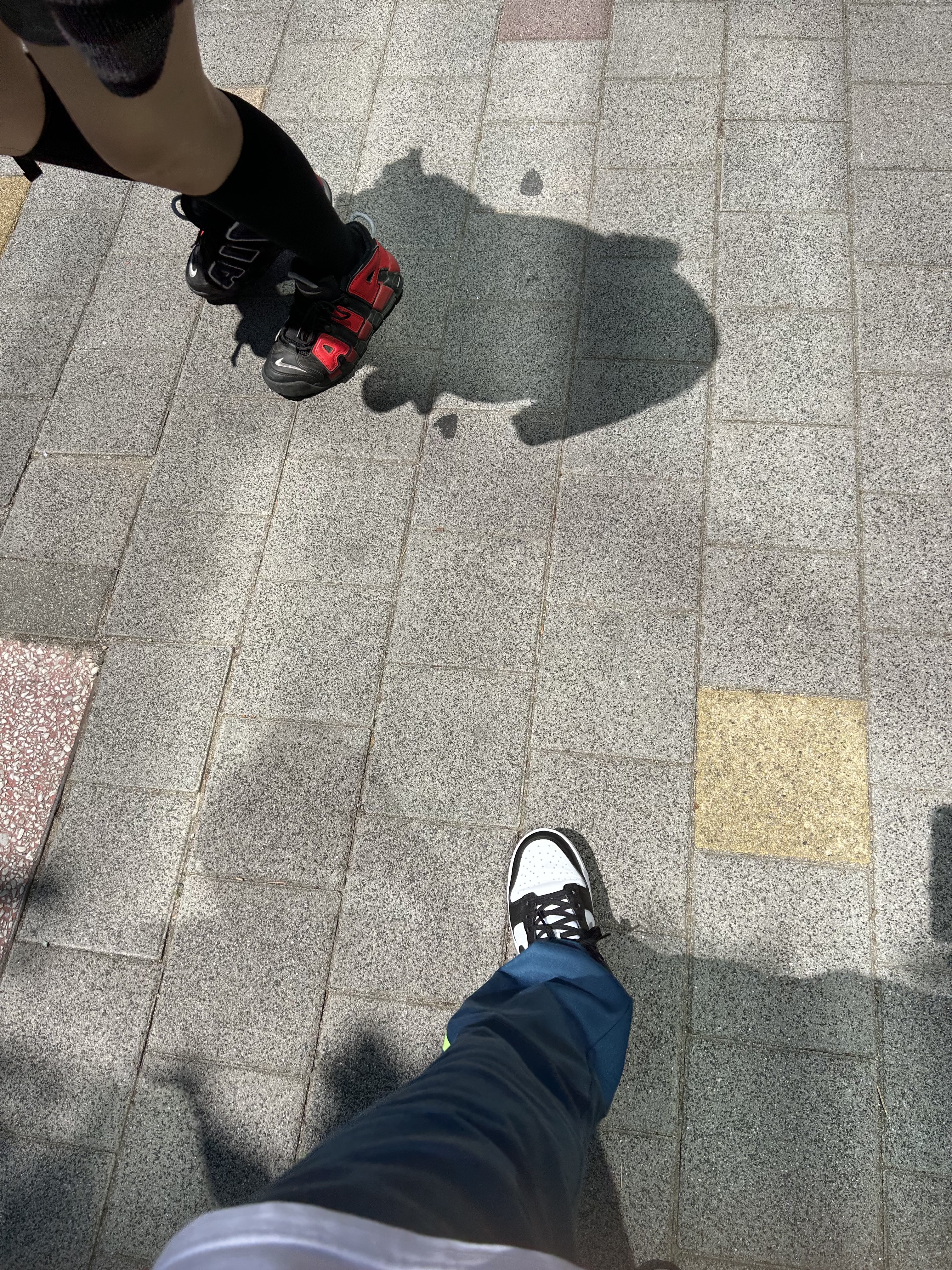 (W) Nike Dunk Low Black, Nike Air More Uptempo 96 Black University Red 착용 스타일
