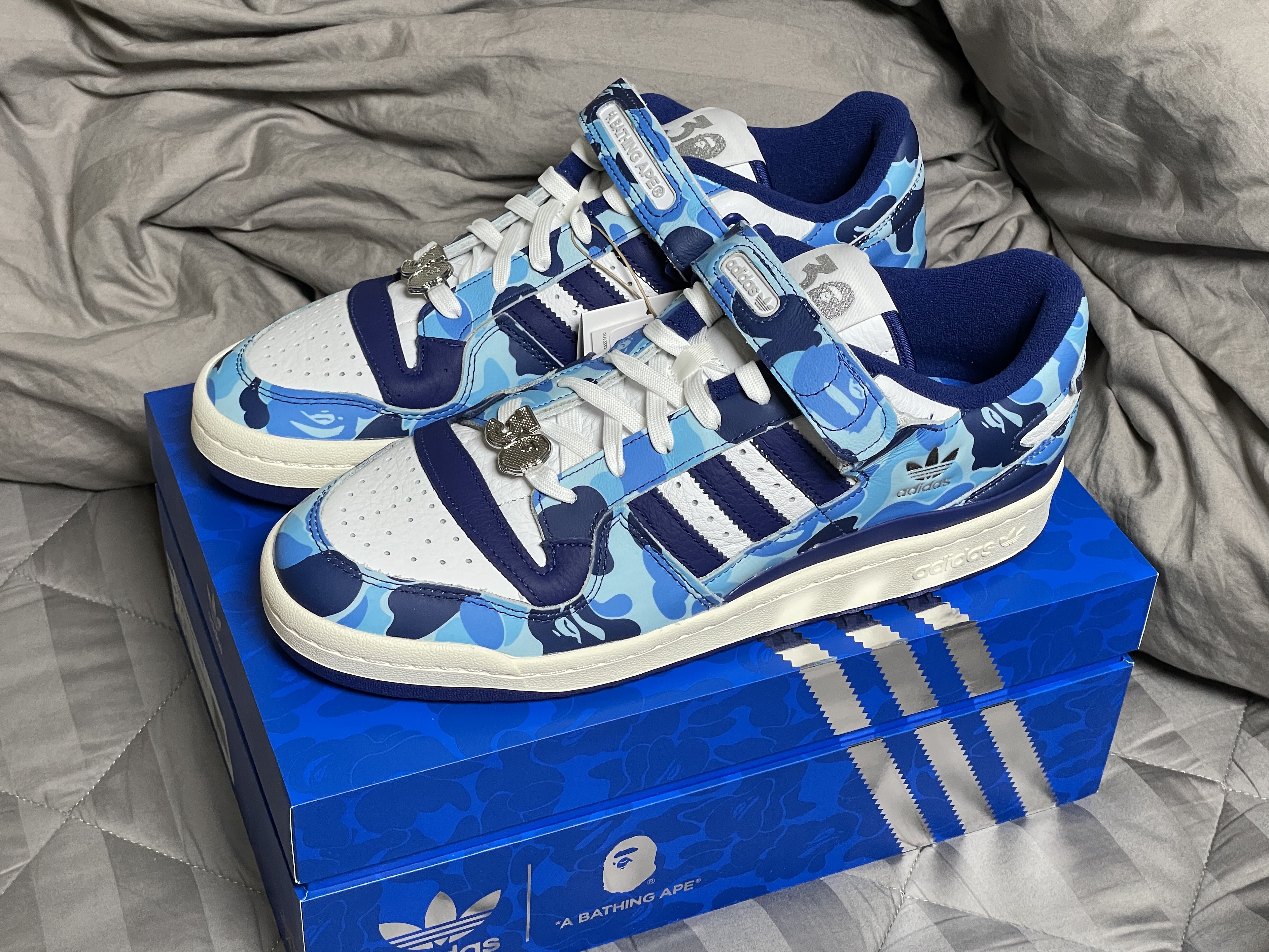 Adidas x BAPE Forum 84 Low Blue Camo 착용 스타일