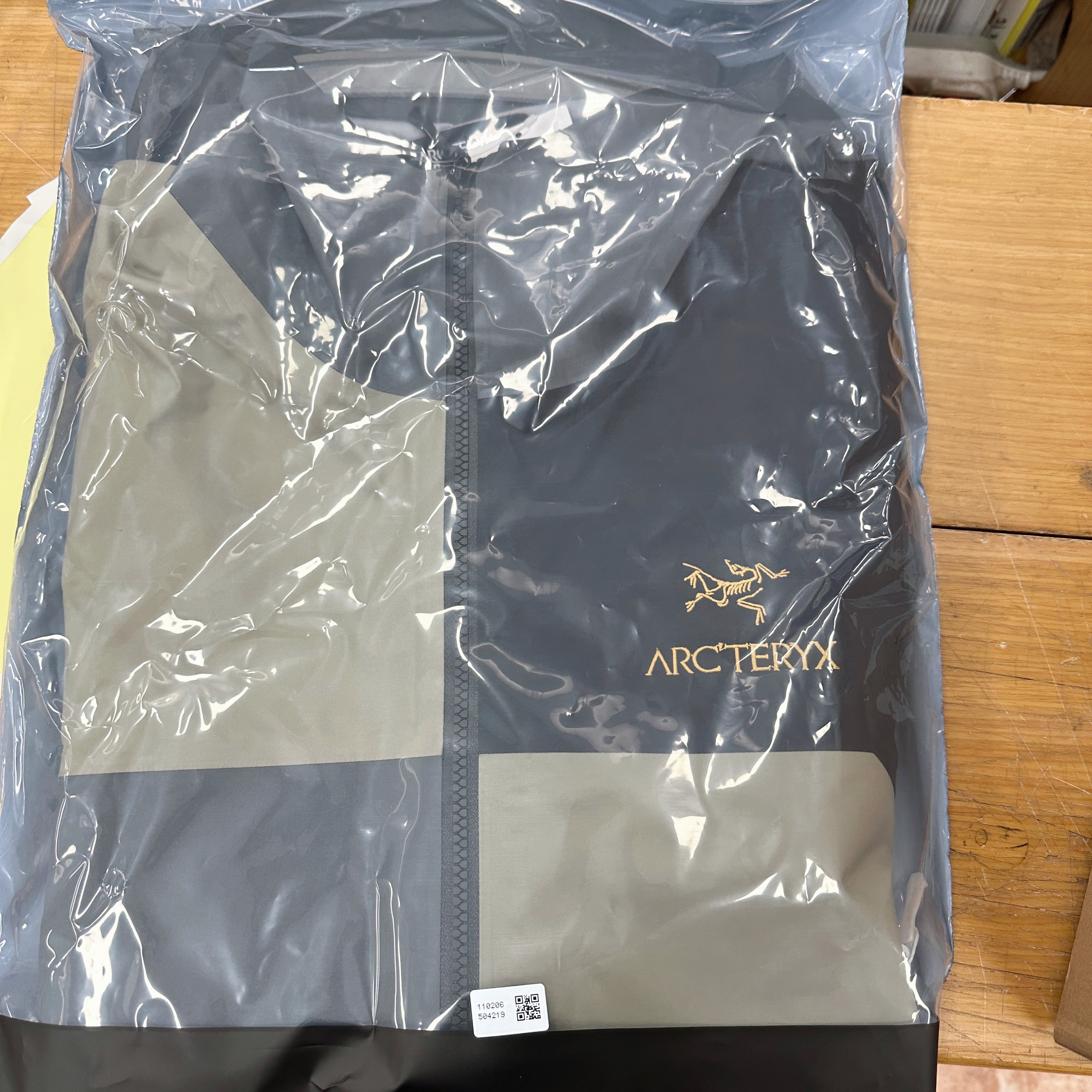 Arc'teryx x Beams Dimensions Beta Jacket Multi 착용 스타일
