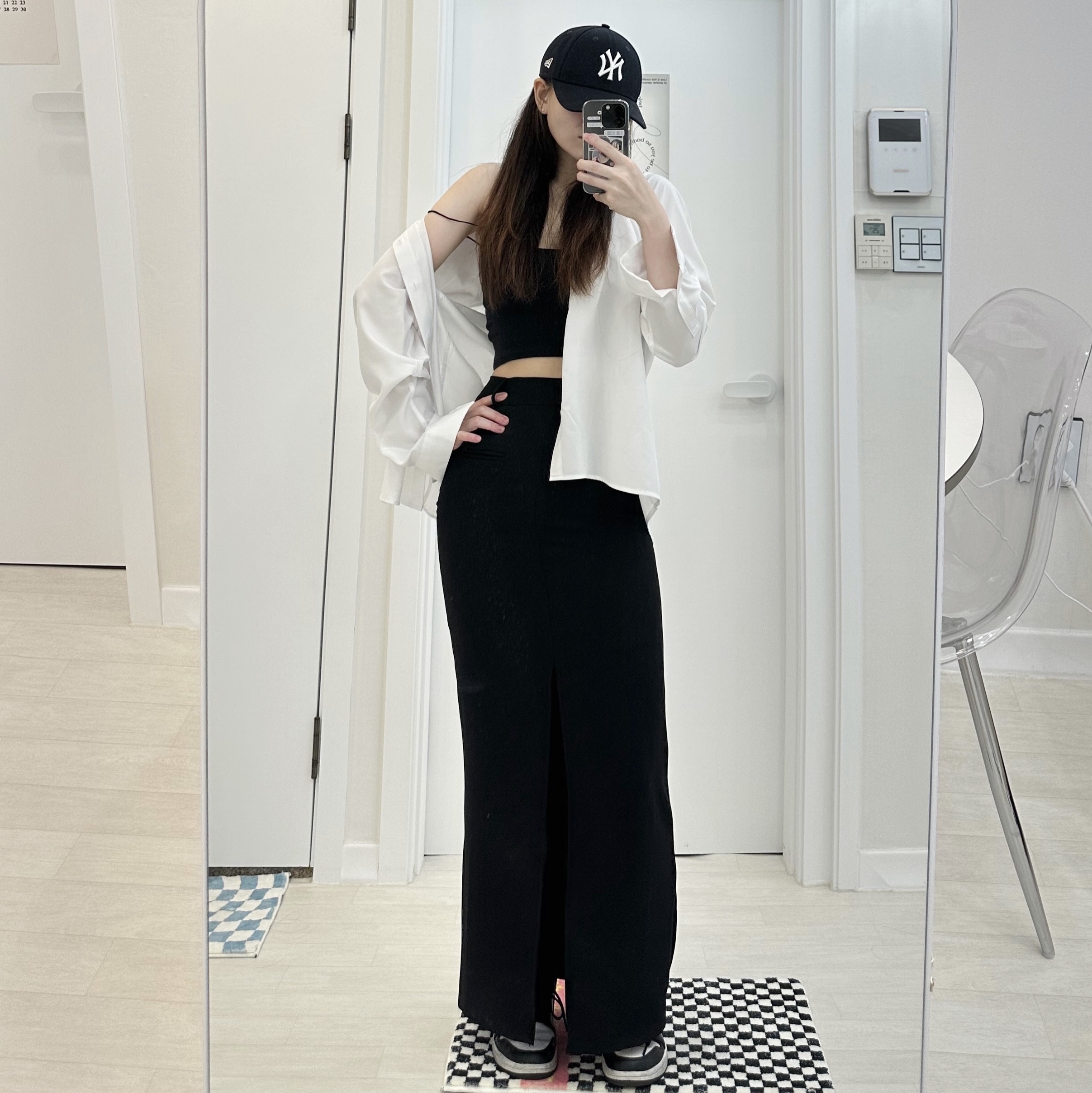 (W) Jordan 1 Low Black Siren Red 착용 스타일 - 2