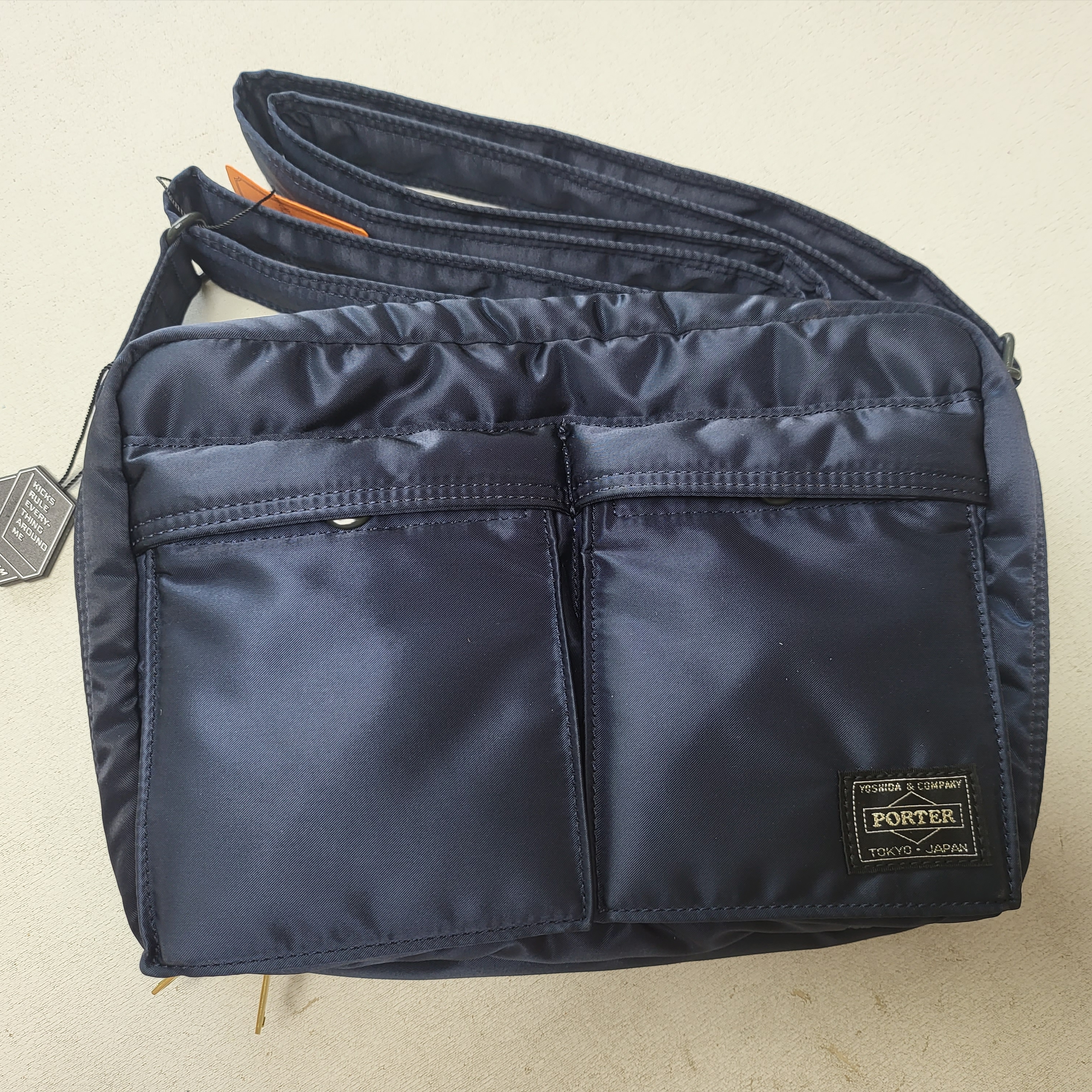 Porter Tanker Shoulder Bag S Iron Blue 착용 스타일 - 3
