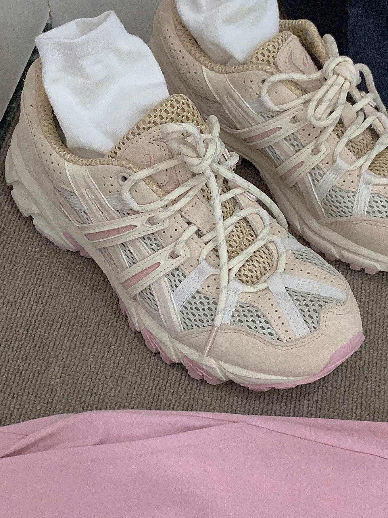 (W) Asics Gel-Sonoma 15-50 Smoke Grey Cream 착용 스타일 - 3
