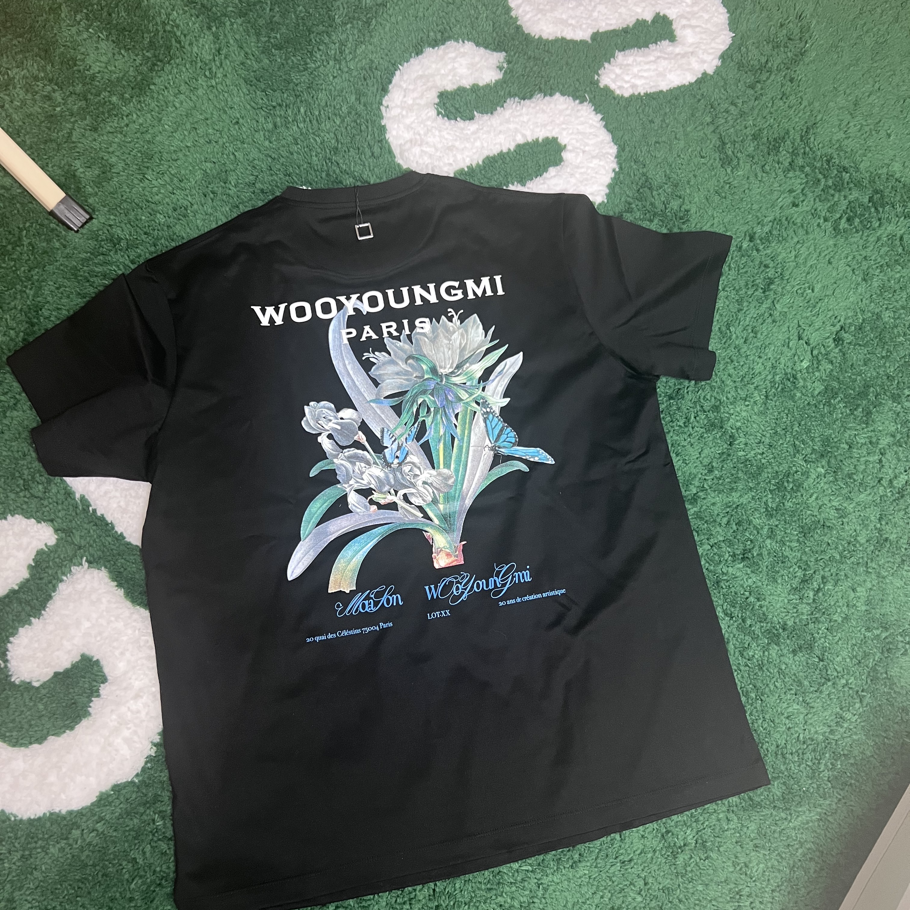 Wooyoungmi Flower Print Back Logo T-Shirt Black - 23SS 착용 스타일