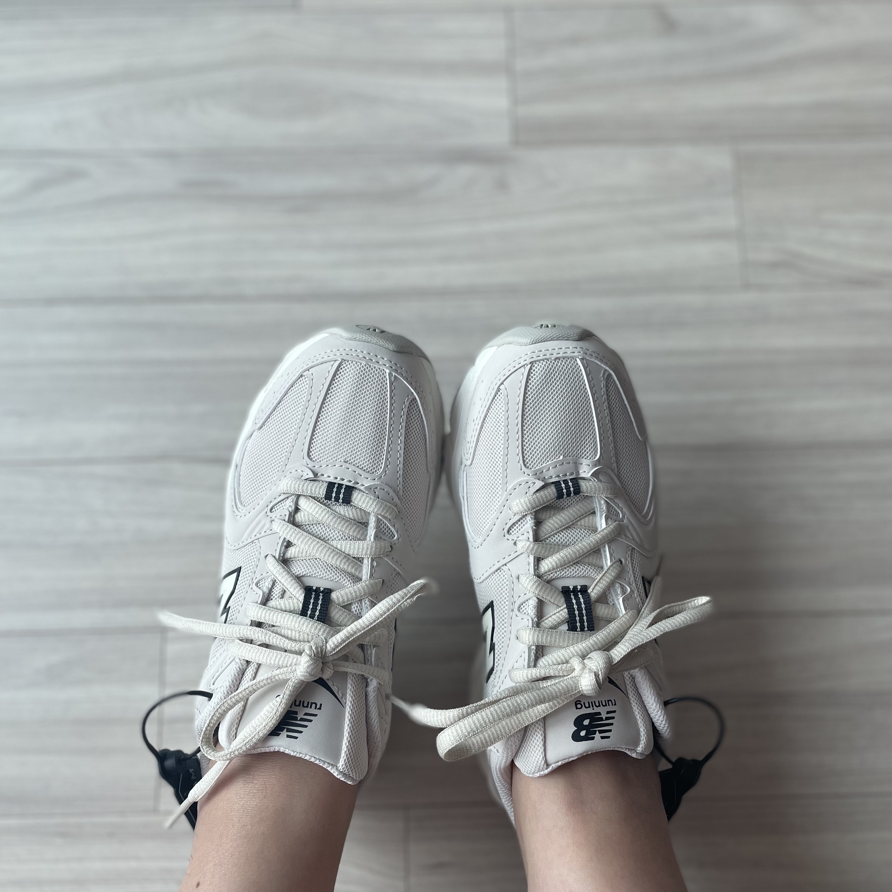 New Balance 530 Ivory 착용 스타일