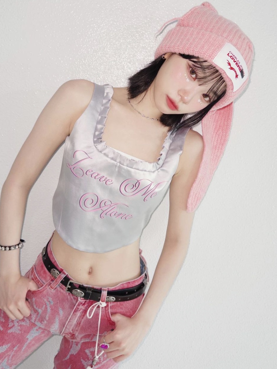 Charles Jeffrey Loverboy Chunky Rabbit Beanie Pink 착용 스타일 - 1