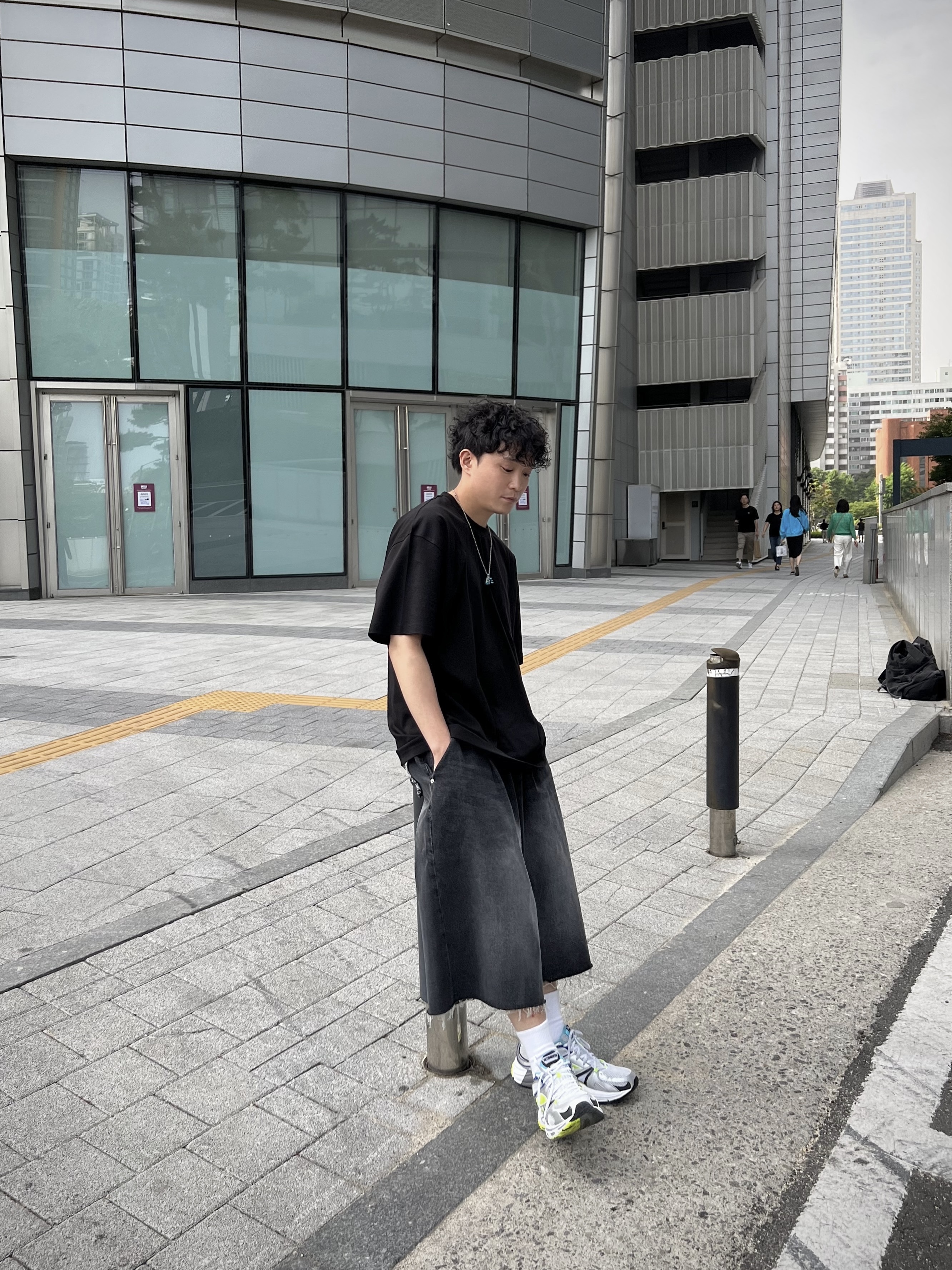 Reebok x Vetements Spike Runner 200 Silver Lime 착용 스타일 - 3