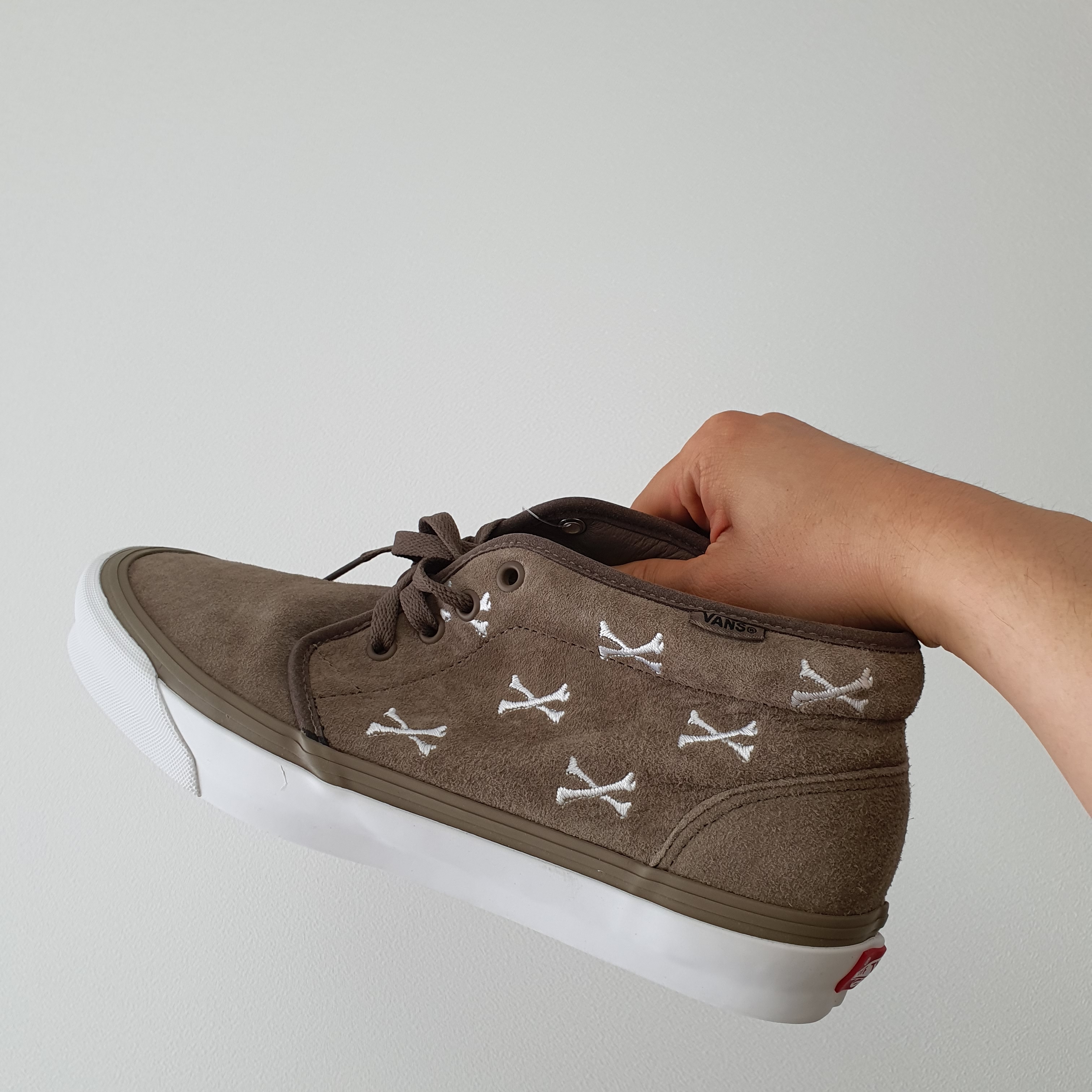 Vans Vault x WTAPS OG Chukka LX Bones Coyote 착용 스타일 - 1