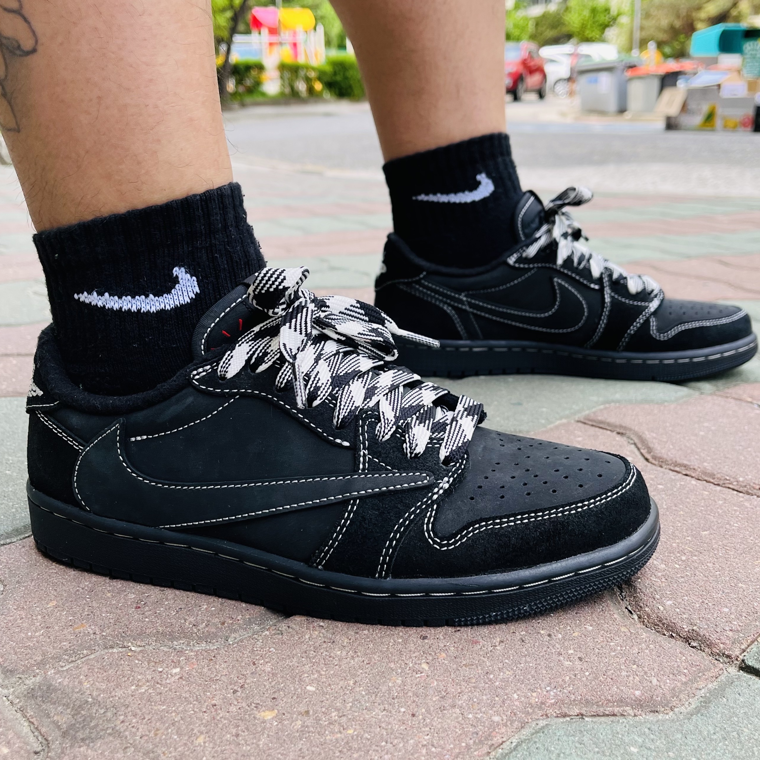 Jordan 1 x Travis Scott Retro Low OG SP Black Phantom 착용 스타일