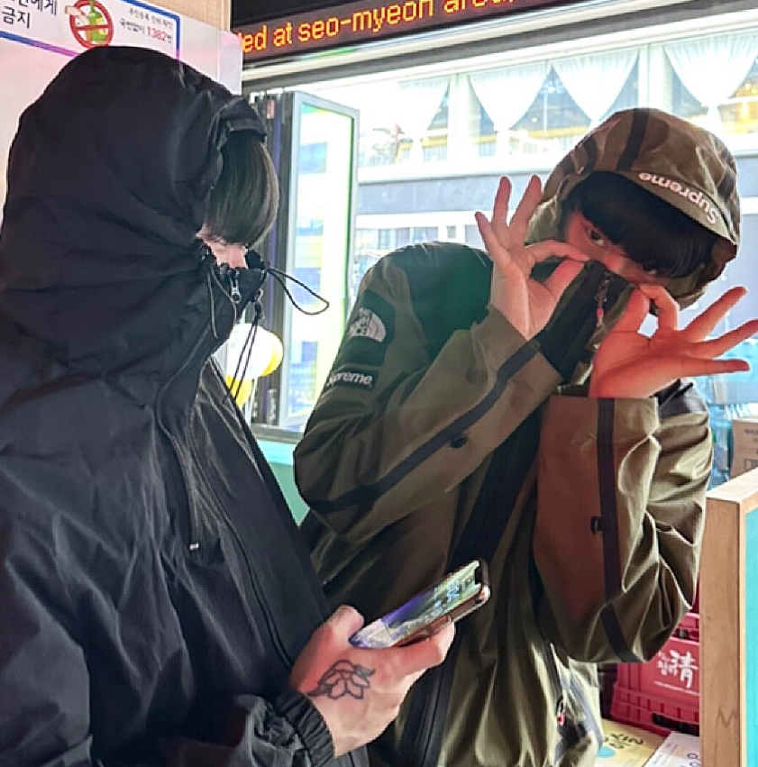 Supreme x The North Face Summit Series Outer Tape Seam Jacket Olive - 21SS 착용 스타일