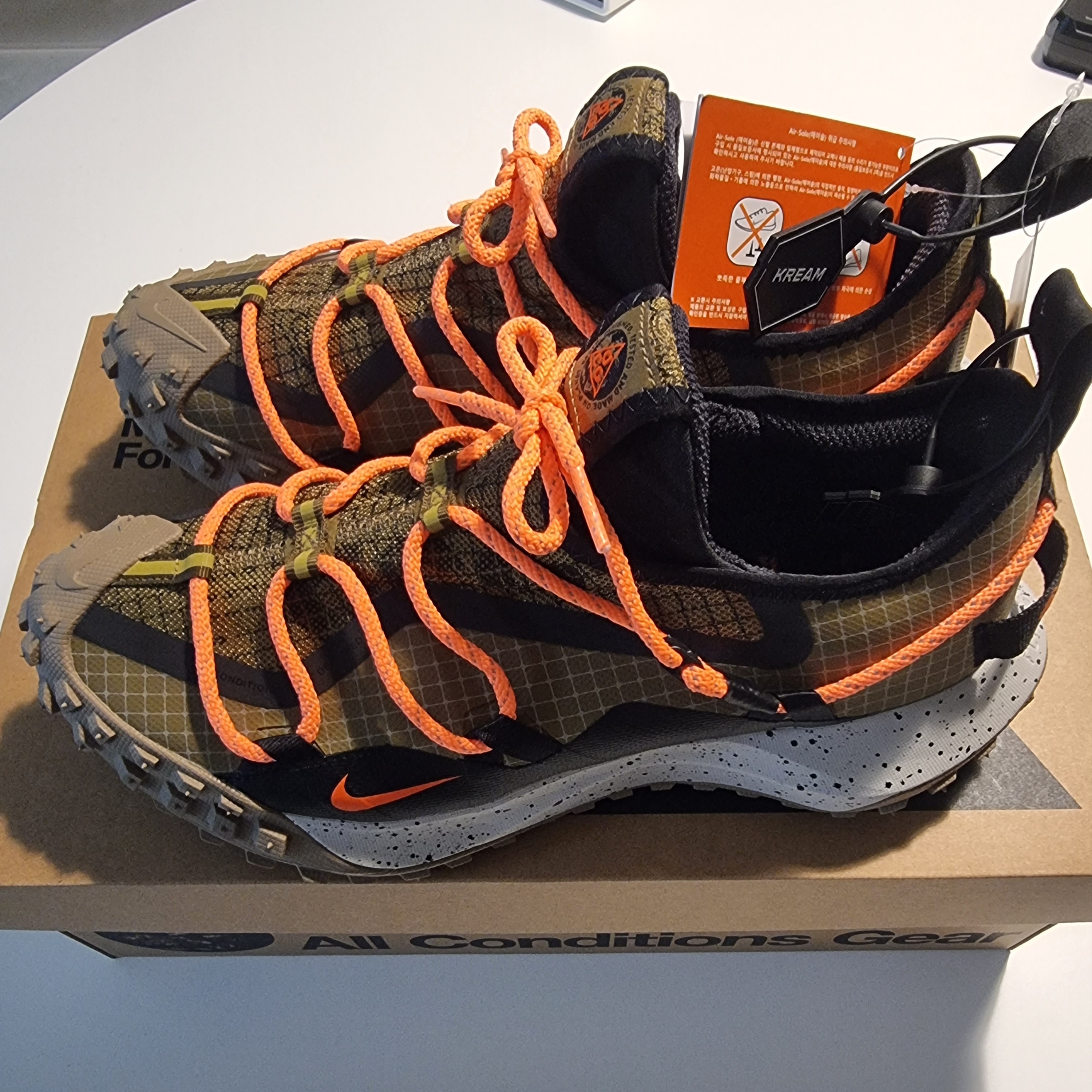 Nike ACG Mountain Fly Low Gore-Tex SE Hazel Rush 착용 스타일 - 2