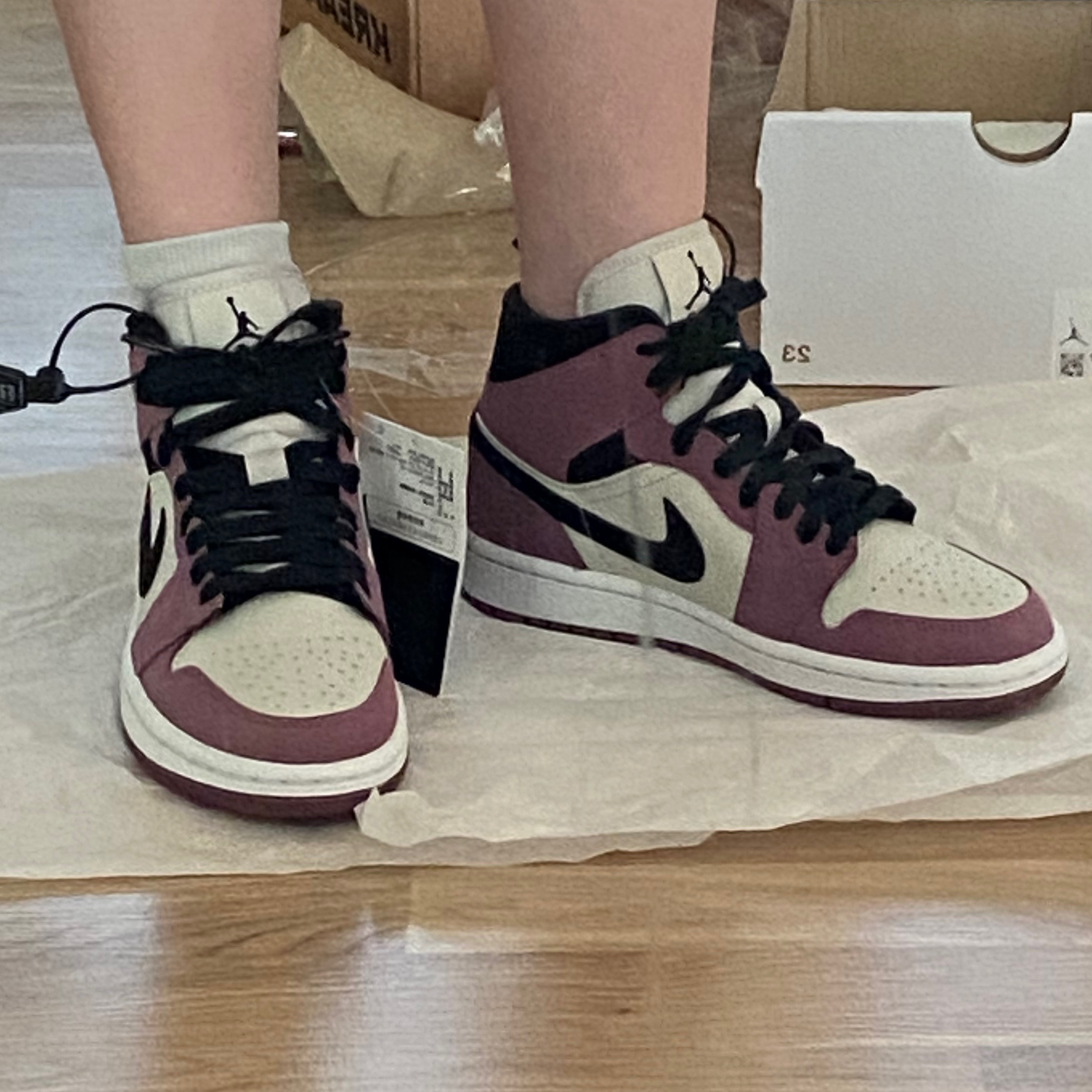 (W) Jordan 1 Mid SE Light Mulberry 착용 스타일