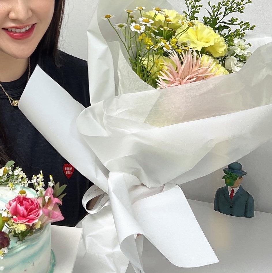 휴먼 메이드 하트 뱃지 티셔츠 블랙 착용 스타일 - 2