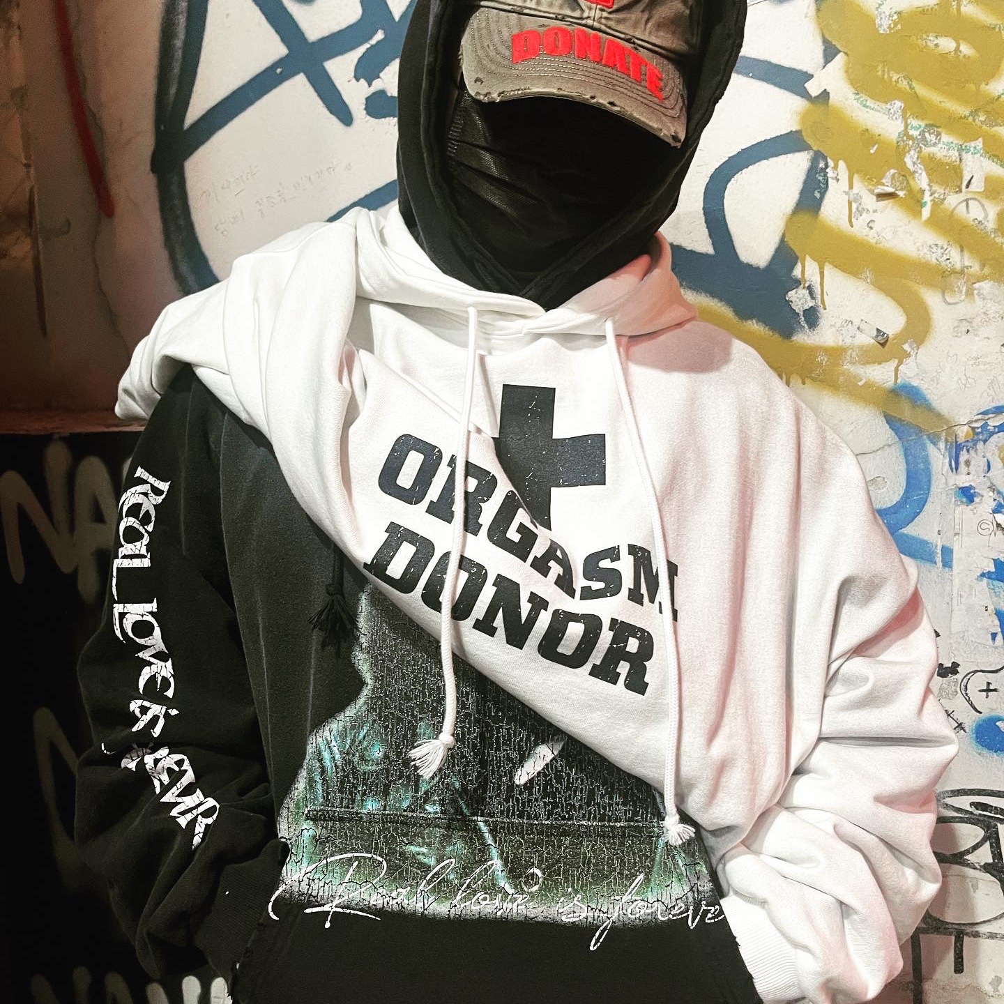 Project G/R Crow Worldtour Hoodie Washed Black 착용 스타일 - 2