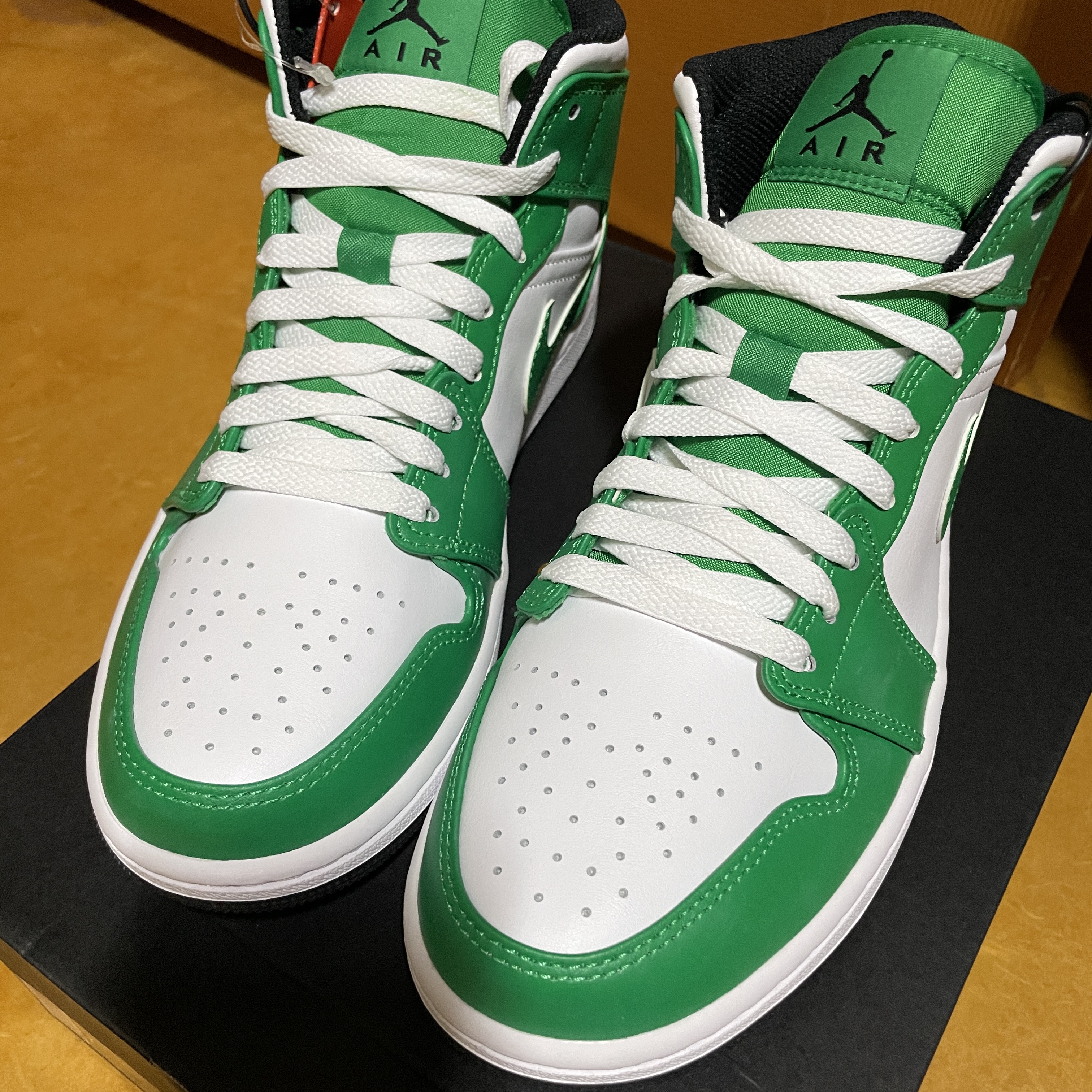 Jordan 1 Mid Lucky Green 착용 스타일
