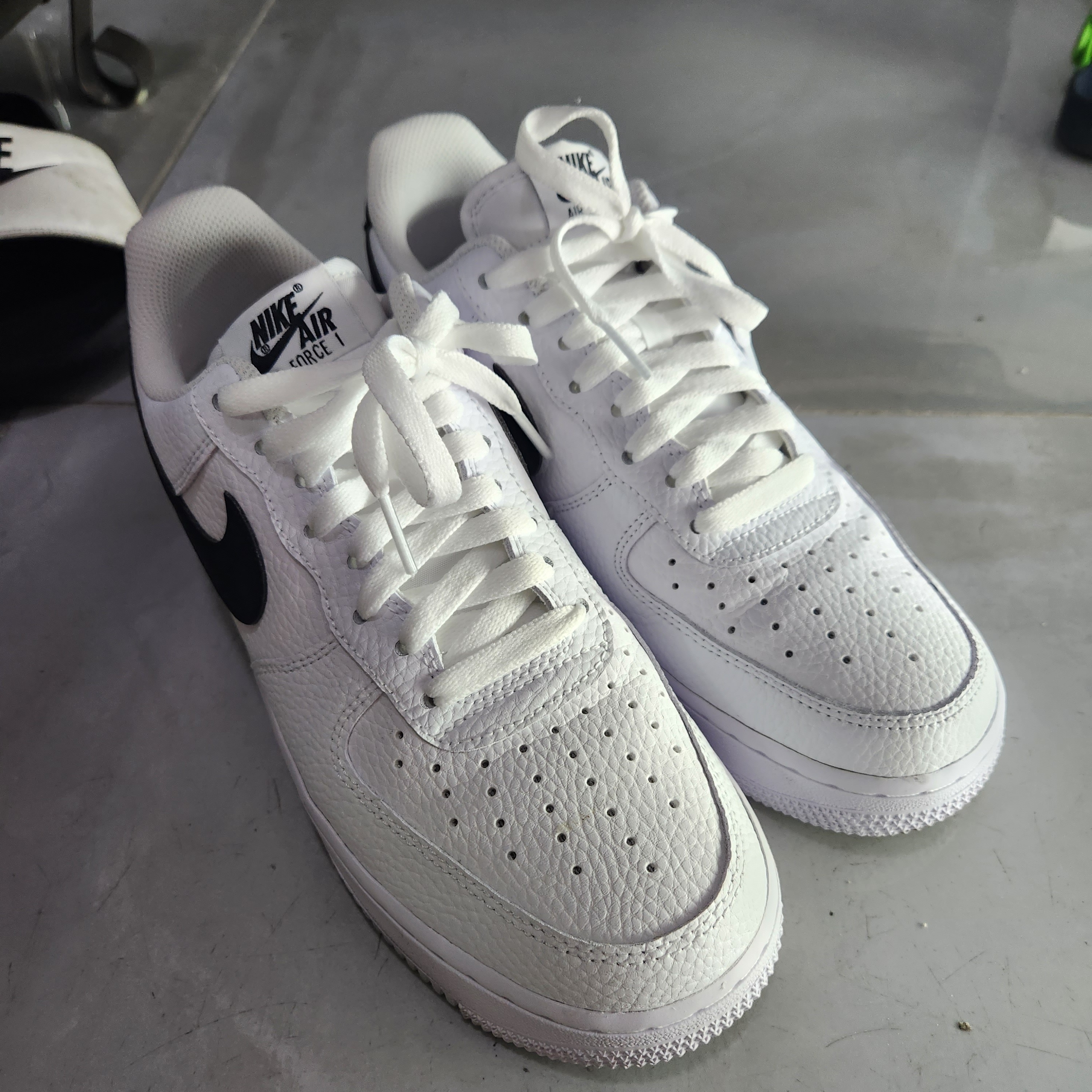 Nike Air Force 1 '07 White Black 착용 스타일