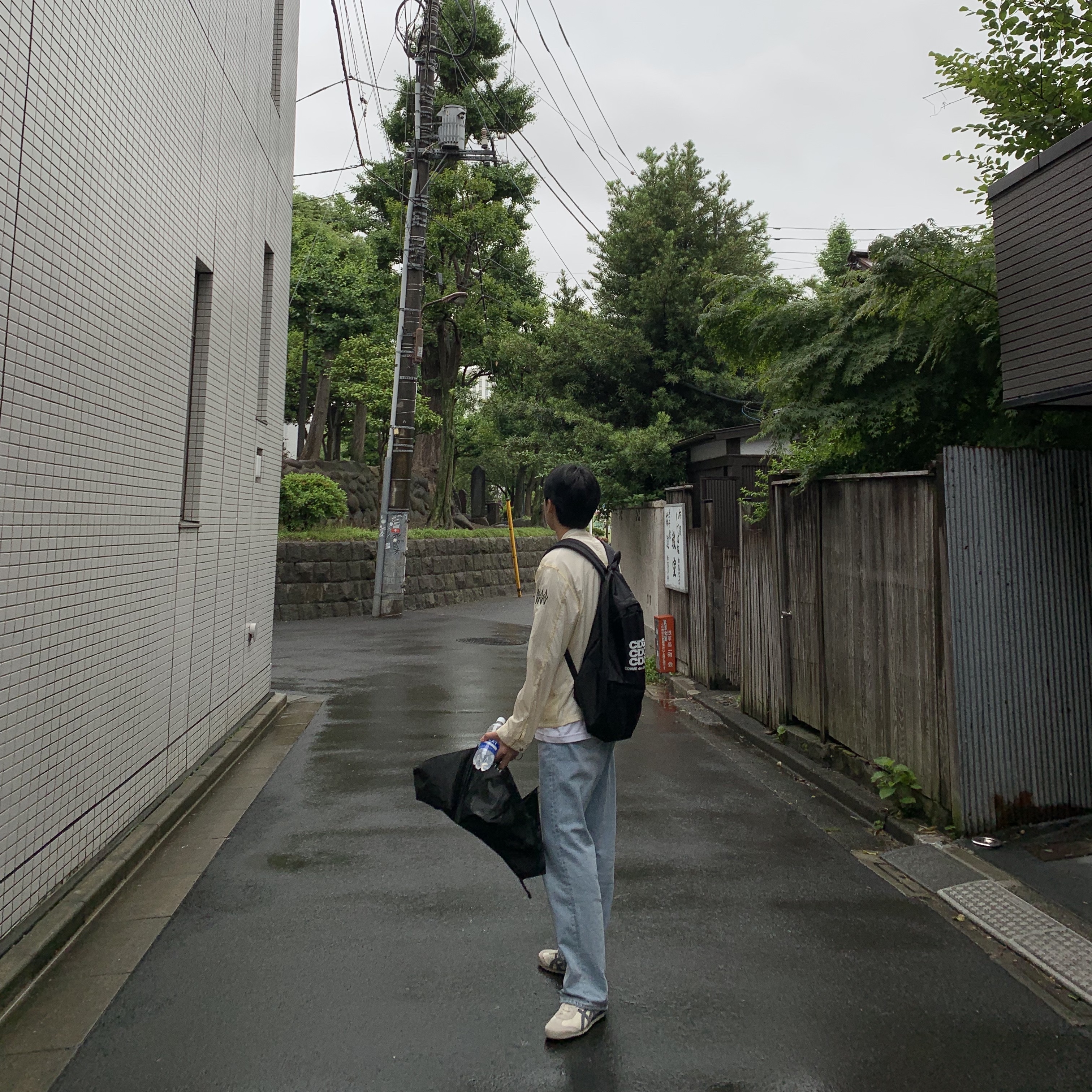 CDG Backpack Black, Onitsuka Tiger Mexico 66 SD Birch Metropolis 착용 스타일