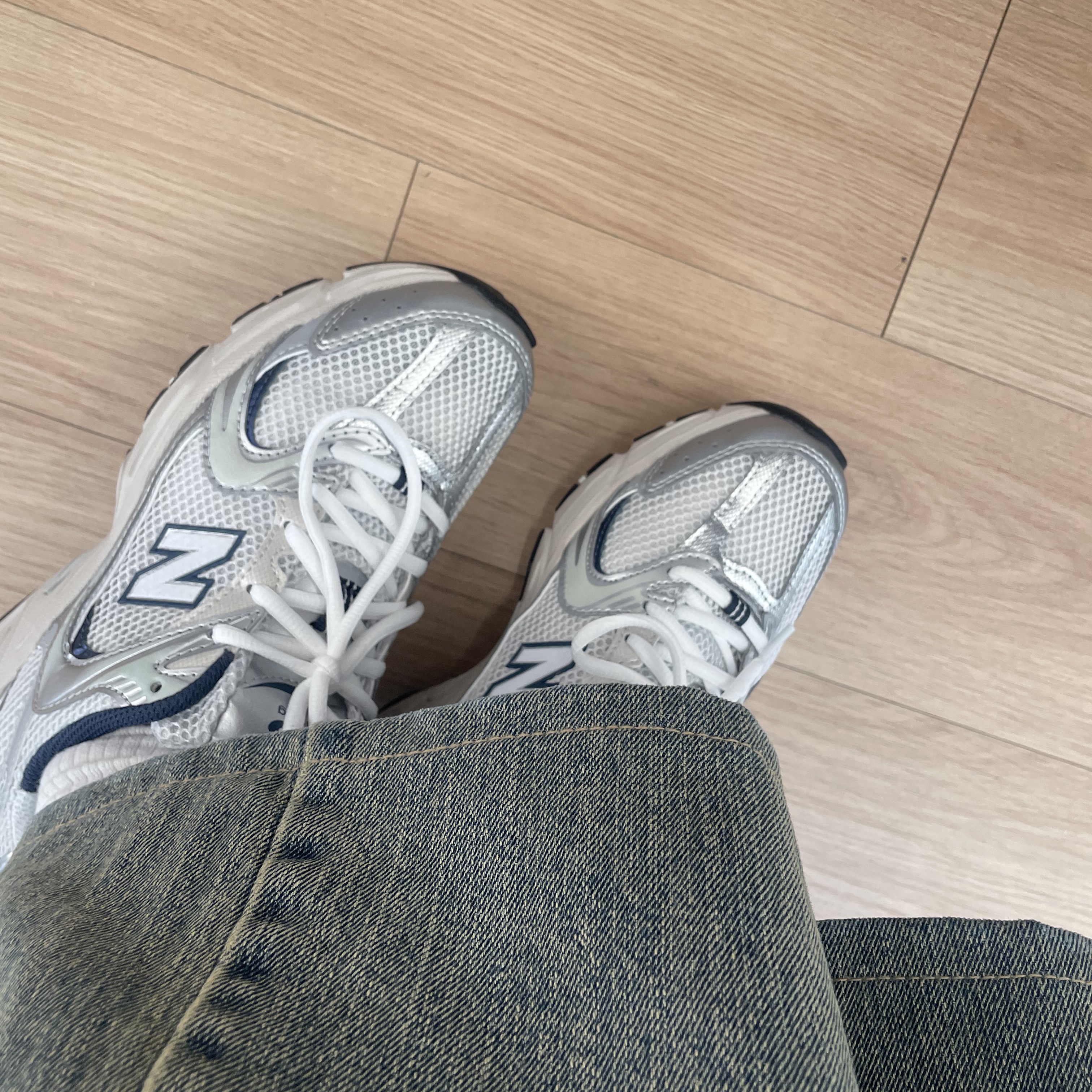 New Balance 530 Steel Grey 착용 스타일