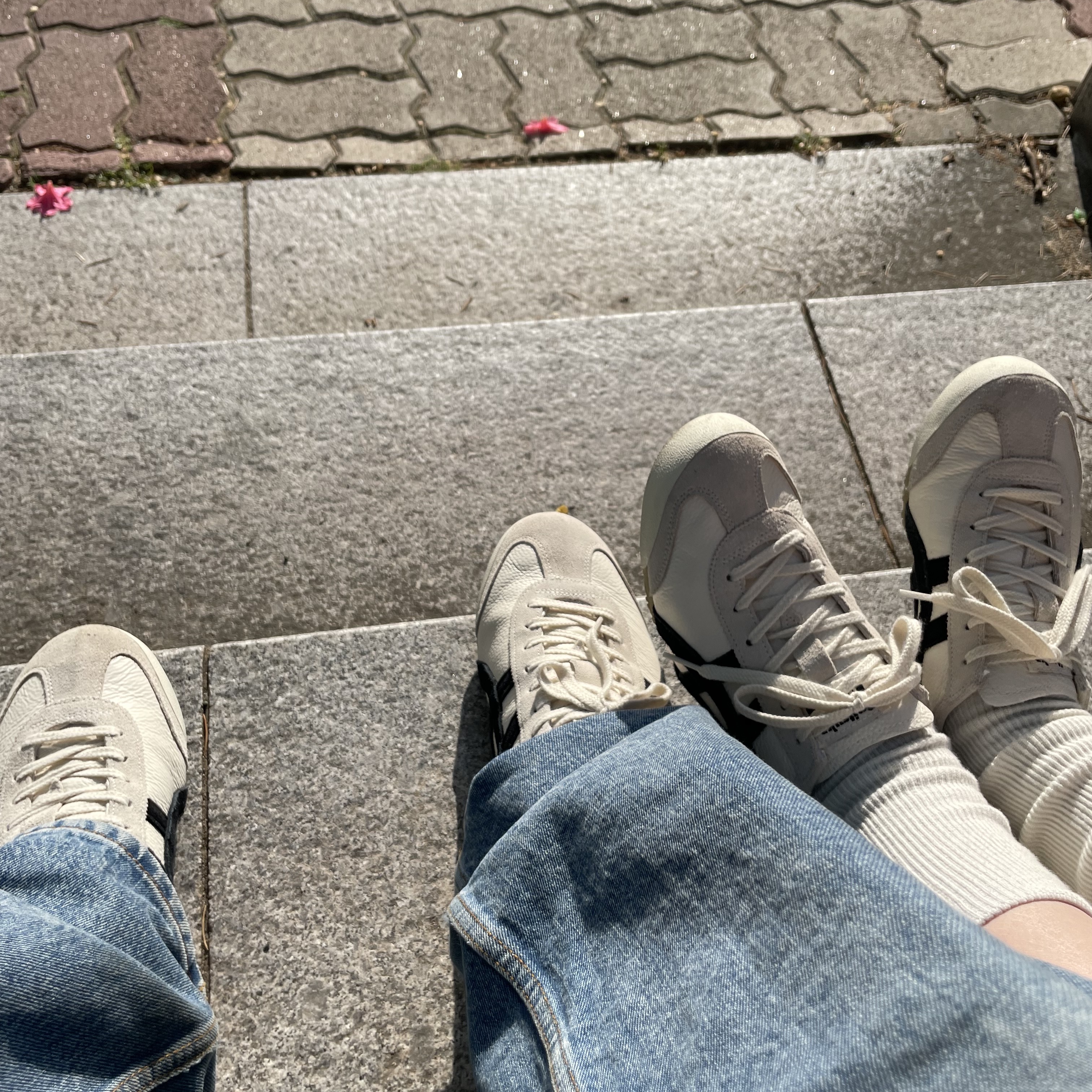 Onitsuka Tiger Mexico 66 Vintage White Black 착용 스타일 - 3