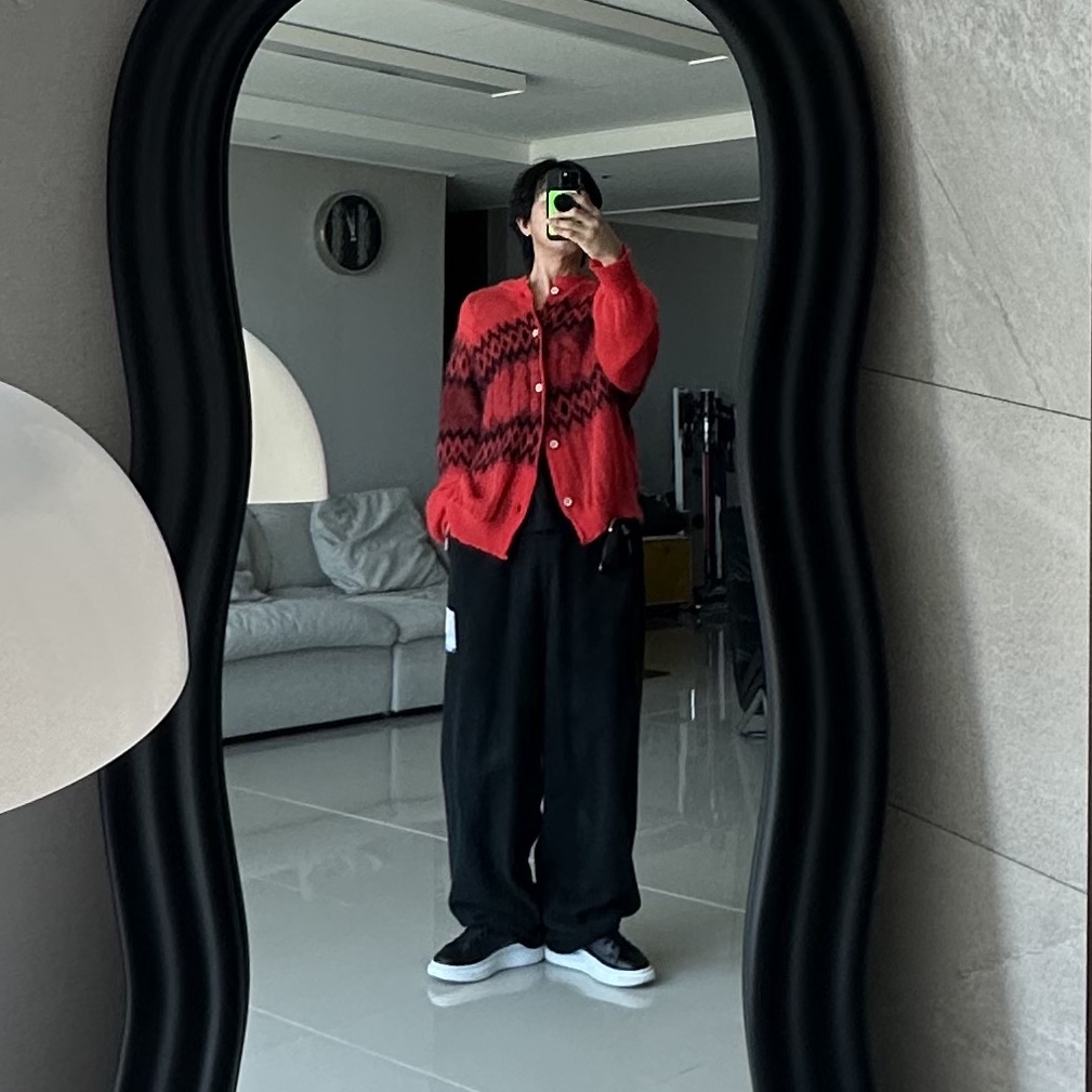 Alexander McQueen Oversized Sneakers Black 착용 스타일 - 4