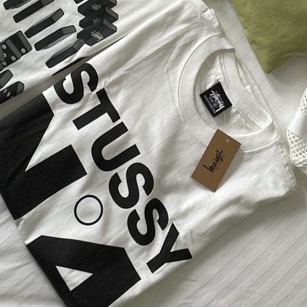 Stussy NO.4 T-Shirt White 착용 스타일