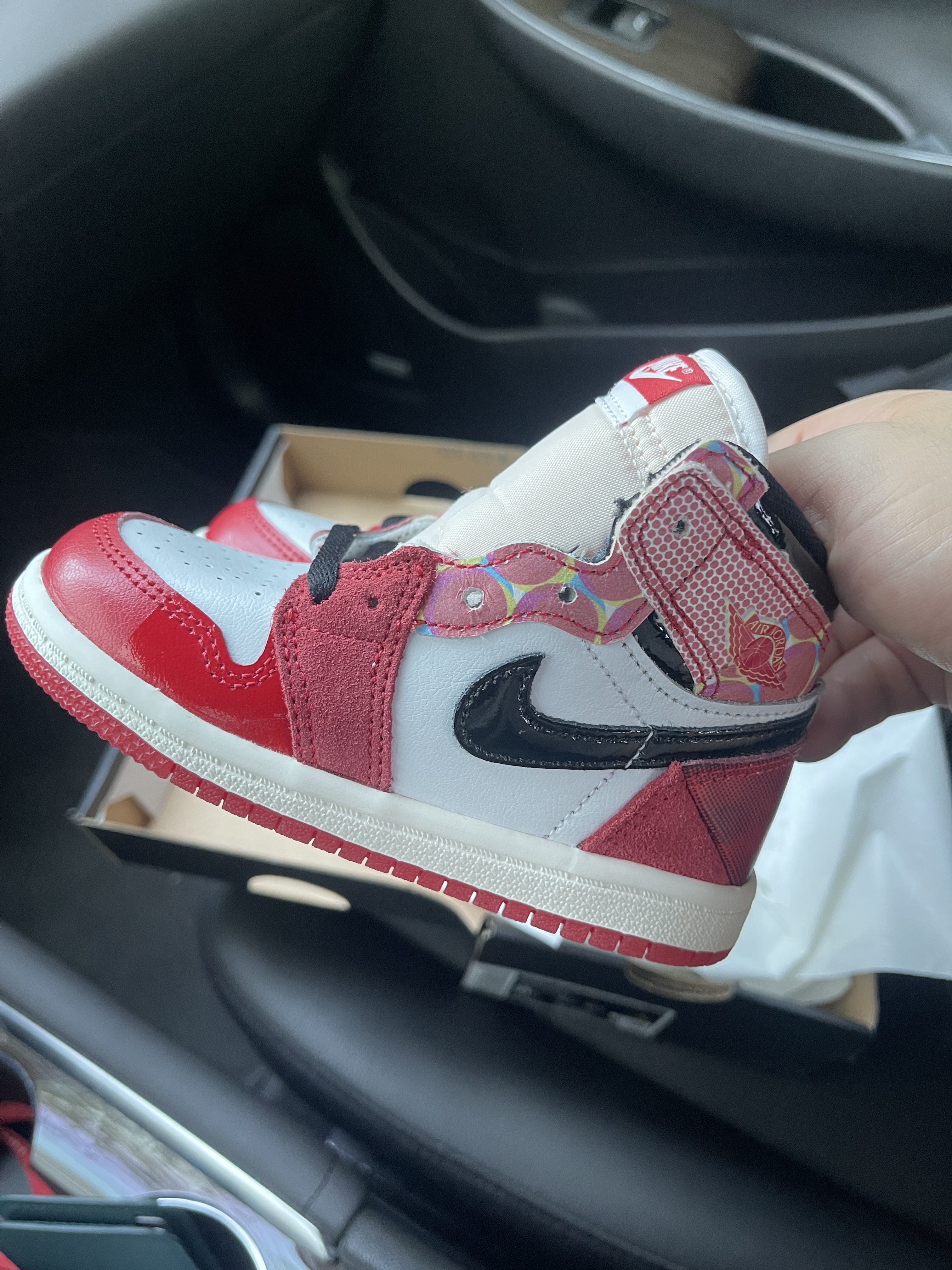 (TD) Jordan 1 Retro High Spider-Man Next Chapter 착용 스타일 - 1