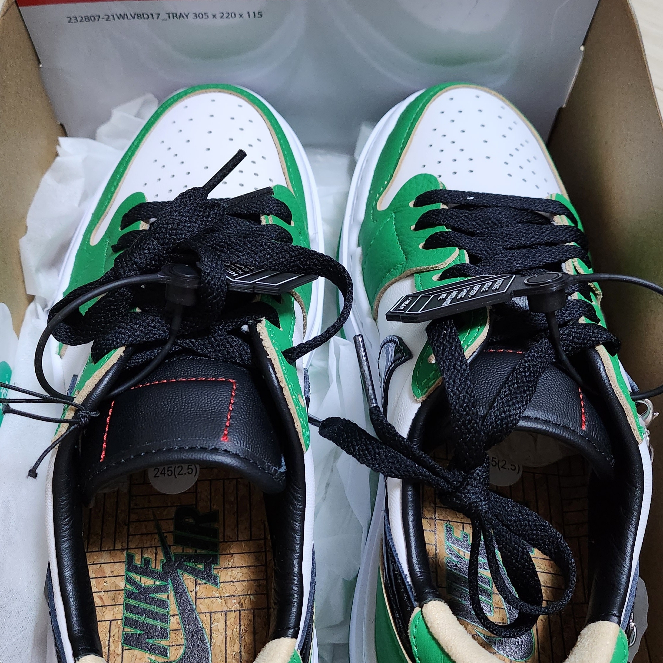 (W) Jordan 1 Elevate Low SE Lucky Green 착용 스타일 - 1